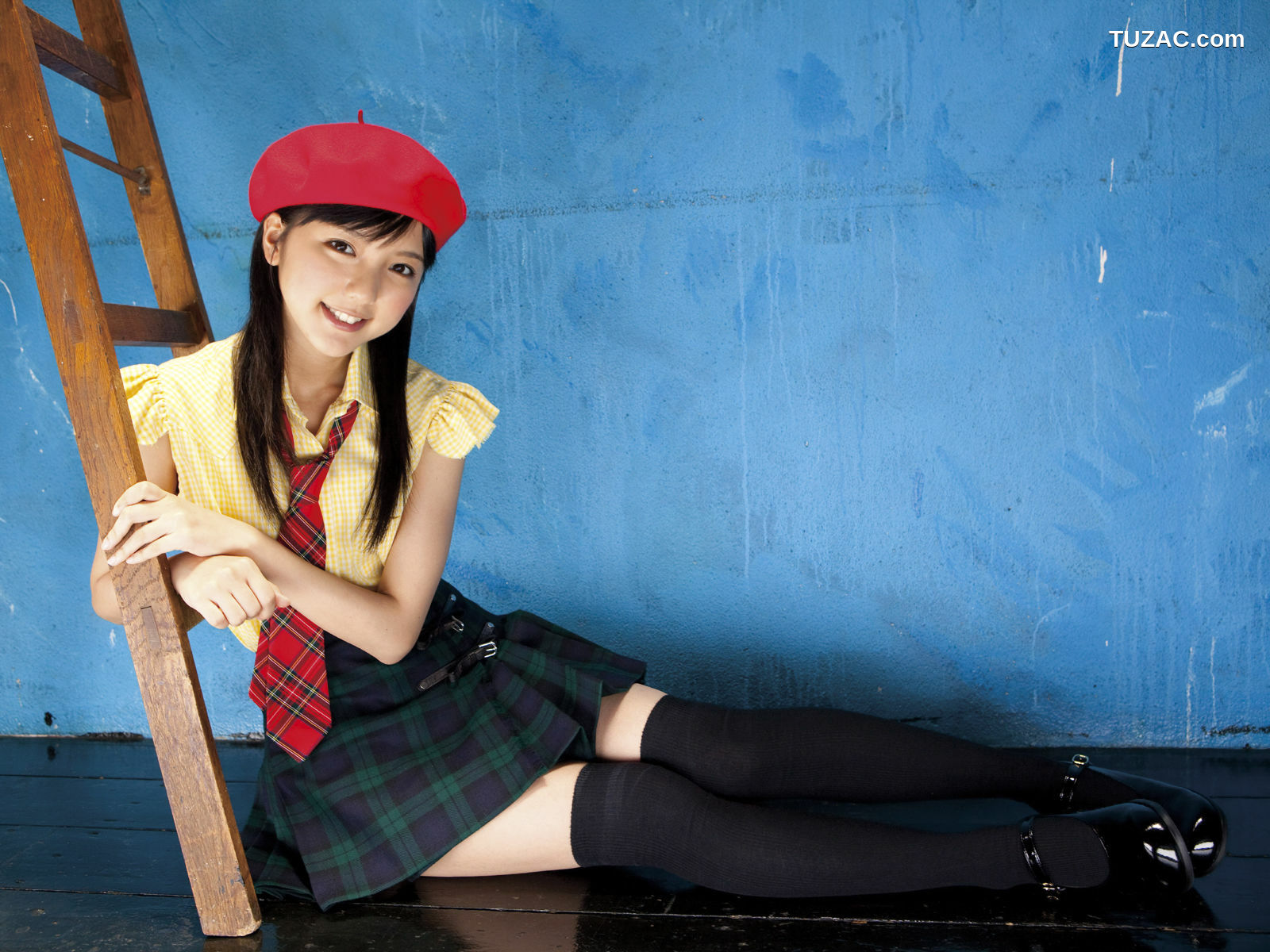 Sabra_真野恵里菜 《Autumn Breeze》 strictly girls 写真集[40P]