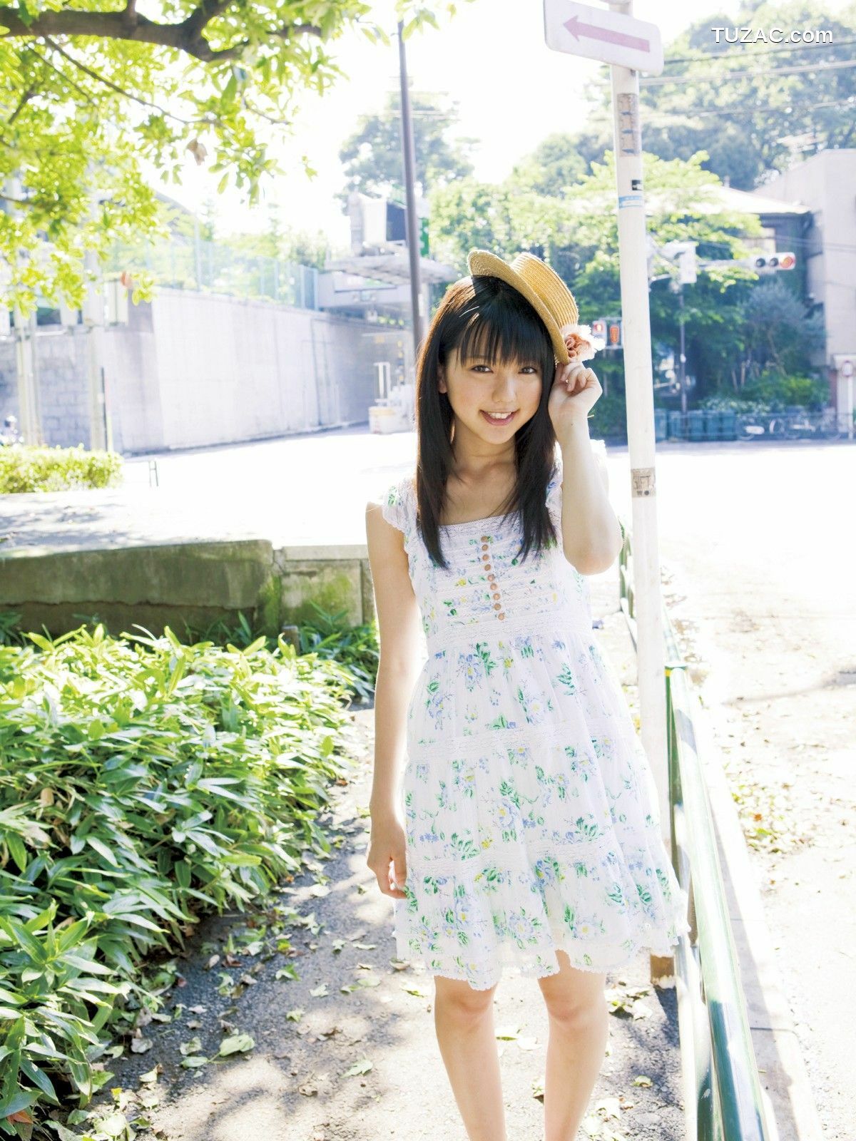 Sabra_真野絵里菜 《SUMMER GREETING》 写真集 [40P]