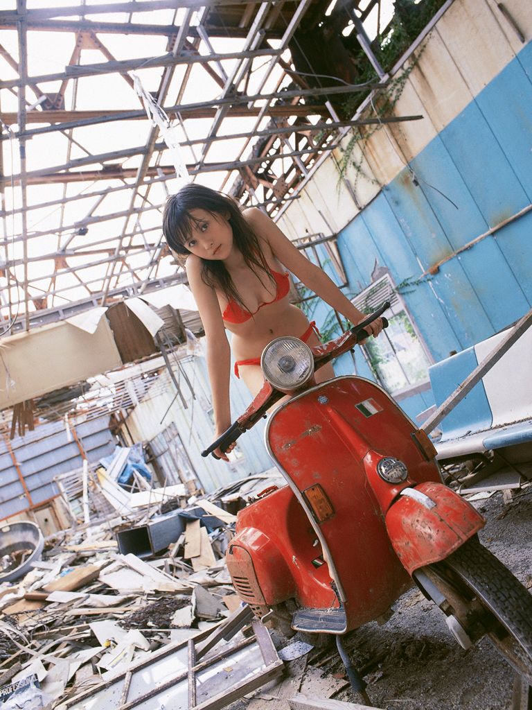 Wanibooks_ NO.10 Ayaka Komatsu 小松彩夏 写真集[200P]