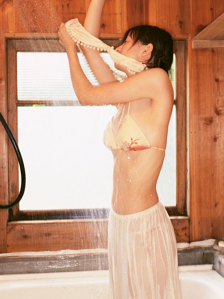 Wanibooks_ NO.10 Ayaka Komatsu 小松彩夏 写真集[200P]