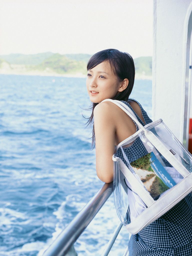 Wanibooks_ NO.10 Ayaka Komatsu 小松彩夏 写真集[200P]