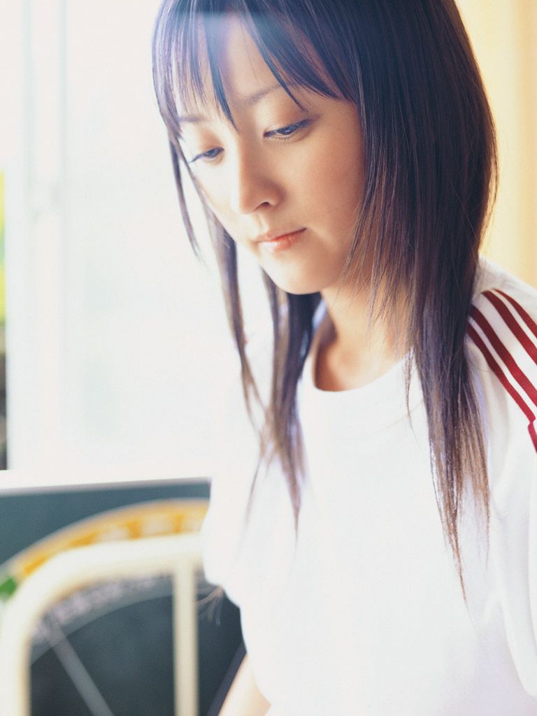 Wanibooks_ NO.10 Ayaka Komatsu 小松彩夏 写真集[200P]