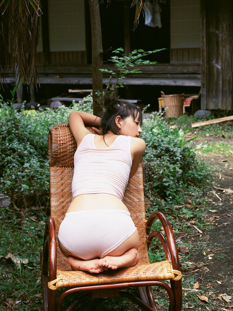 Wanibooks_ NO.10 Ayaka Komatsu 小松彩夏 写真集[200P]