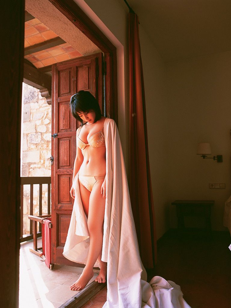 Wanibooks_ NO.15 Hiroko Sato 佐藤寛子 写真集[240P]