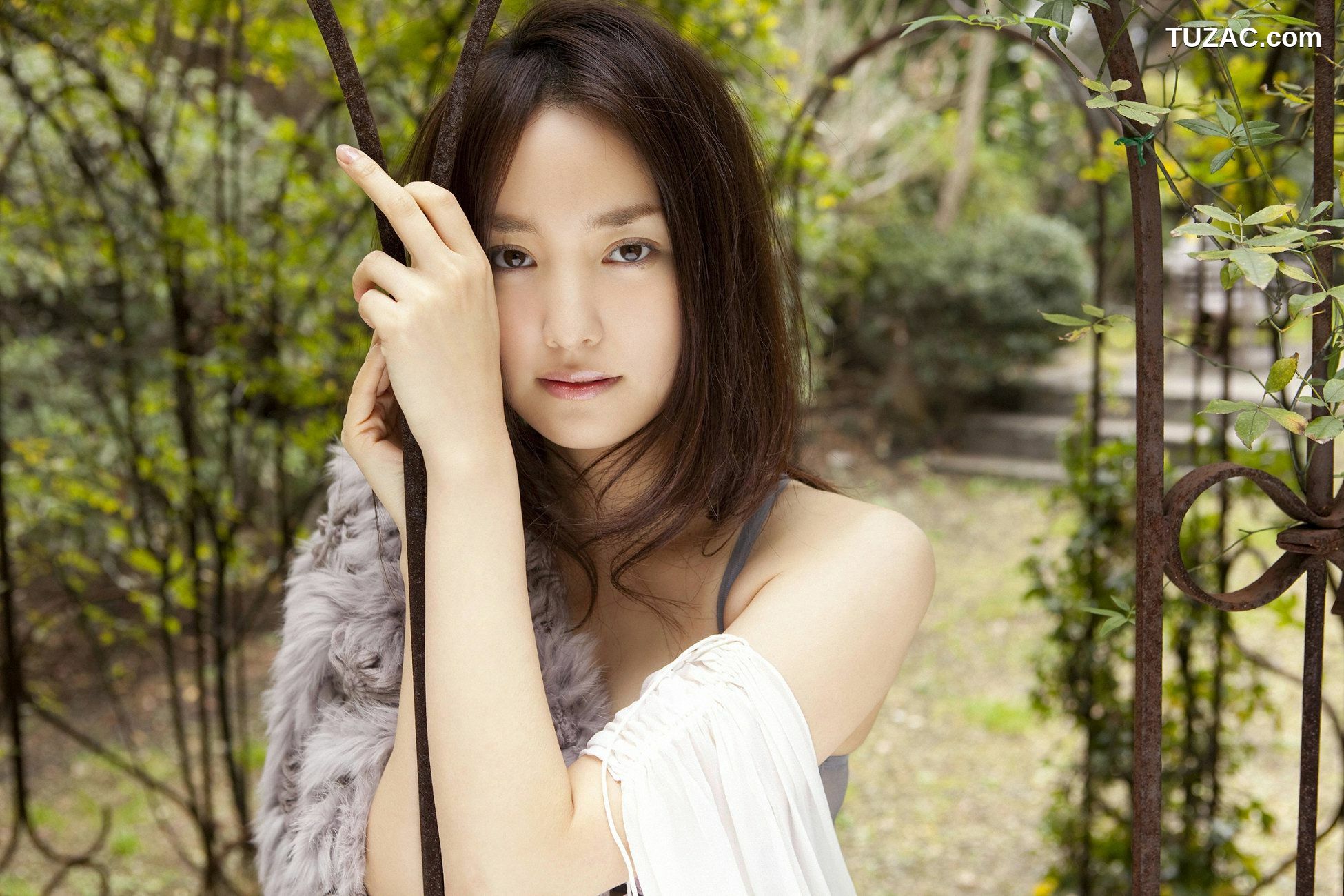 YS Web_ Vol.295 Natsuko Nagaike 永池南津子 写真集[105P]