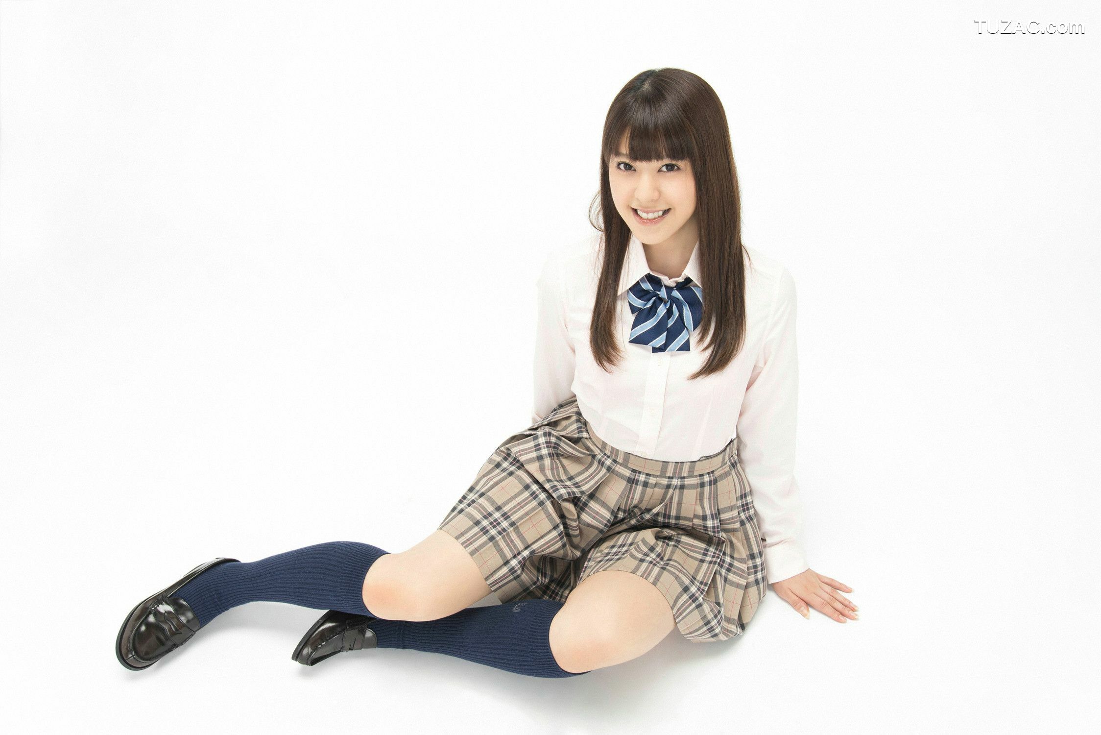 YS Web_Ai Okura 大藏愛《超美形！新锐女优さん入学！》写真集 Vol.632[48P]