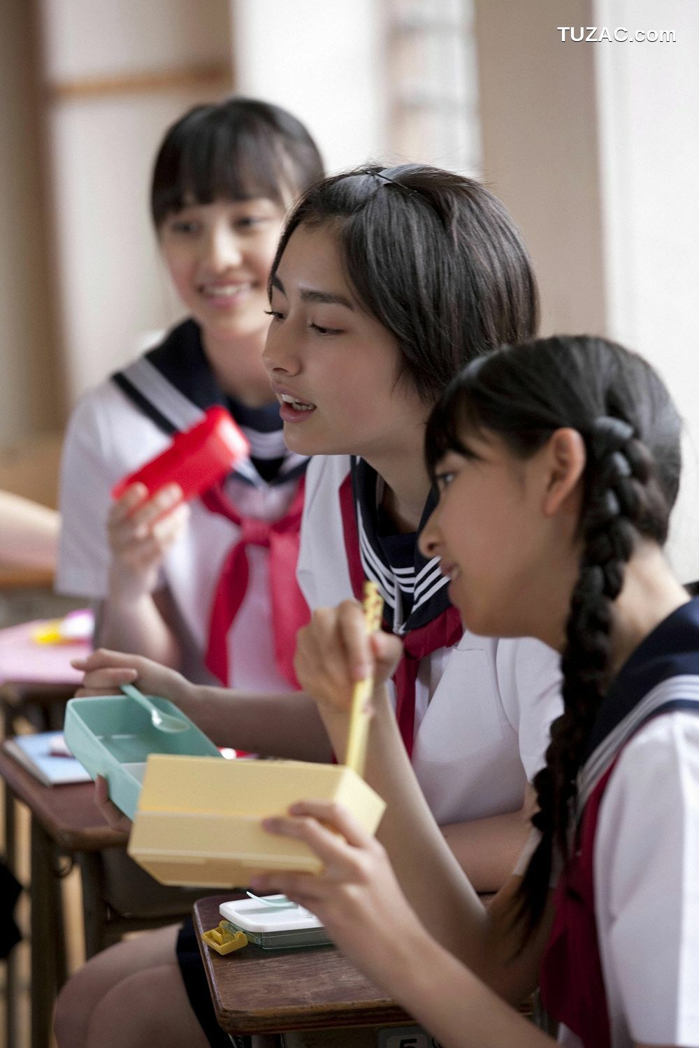 YS Web_Momoiro Clover 桃色幸运草Z ももいろクローバーZ《PEACH&times;6》写真集 Vol.402[96P]