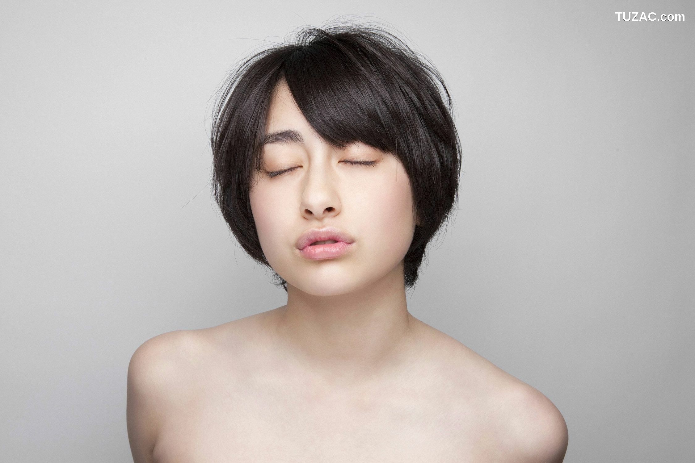YS Web_Momoiro Clover 桃色幸运草Z ももいろクローバーZ《PEACH&times;6》写真集 Vol.402[96P]