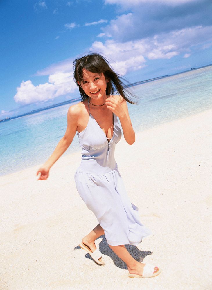 YS Web_小松彩夏《おソトで大冒険》写真集 Vol.146[81P]