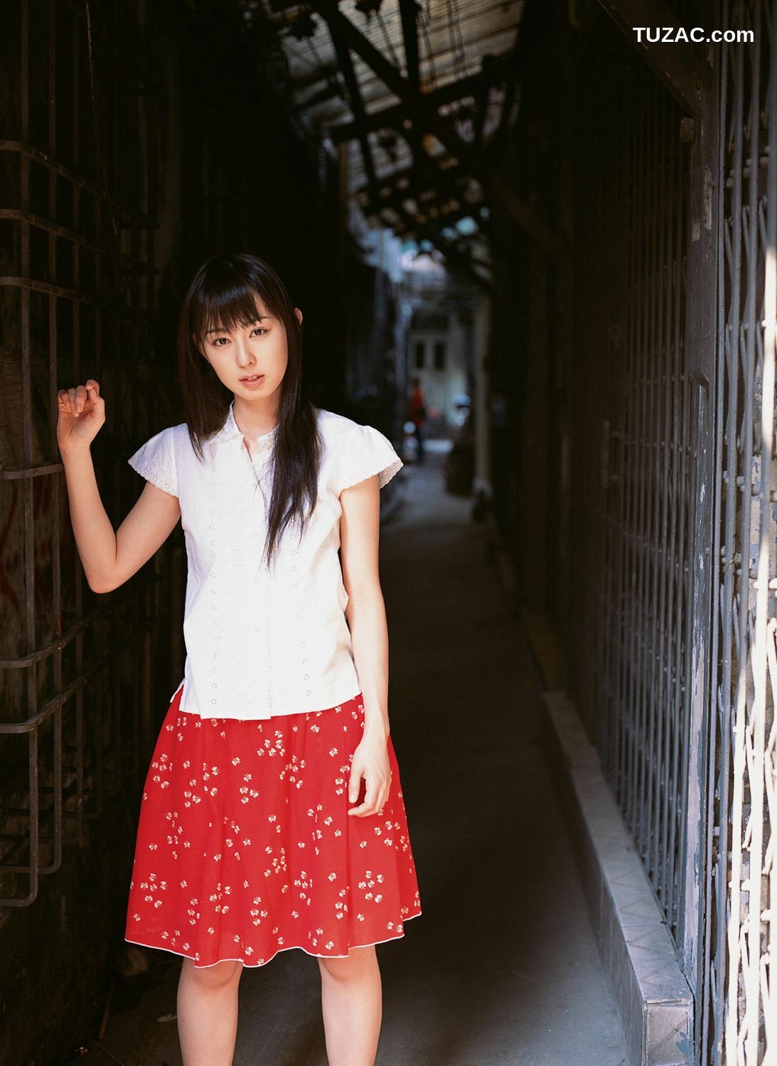 YS Web_秋山莉奈《Watch Her Hip!》写真集 Vol.200[69P]