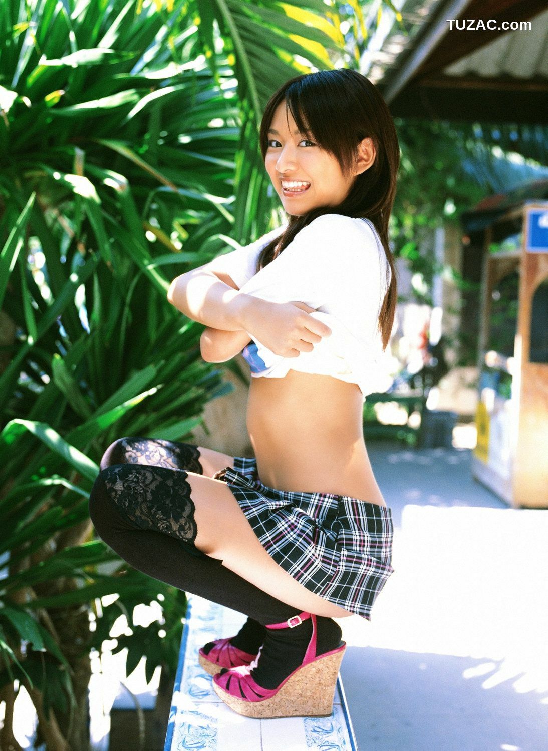 YS Web_鎌田奈津美《タイヘんよくできました!》写真集 Vol.300[71P]