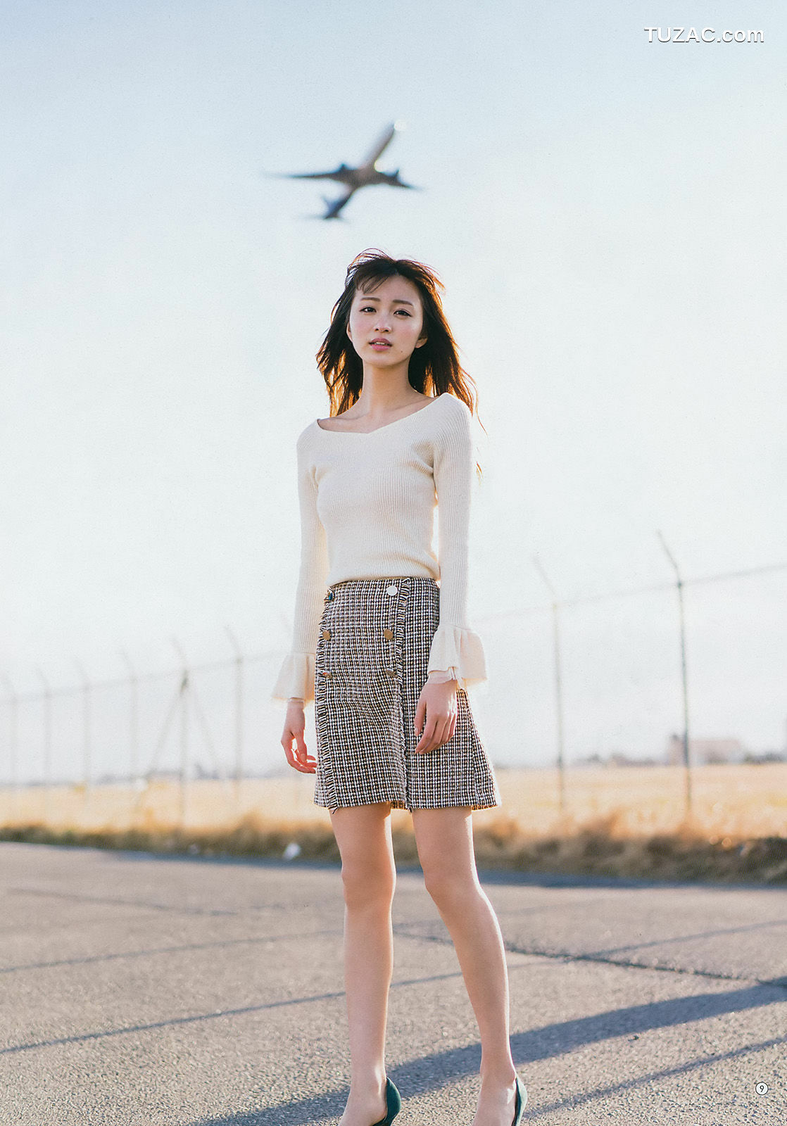 Young Gangan杂志写真_ 伊藤萌々香 桜田ひより 恒松祐里 岡崎紗絵 2018年No.03 写真杂志[19P]