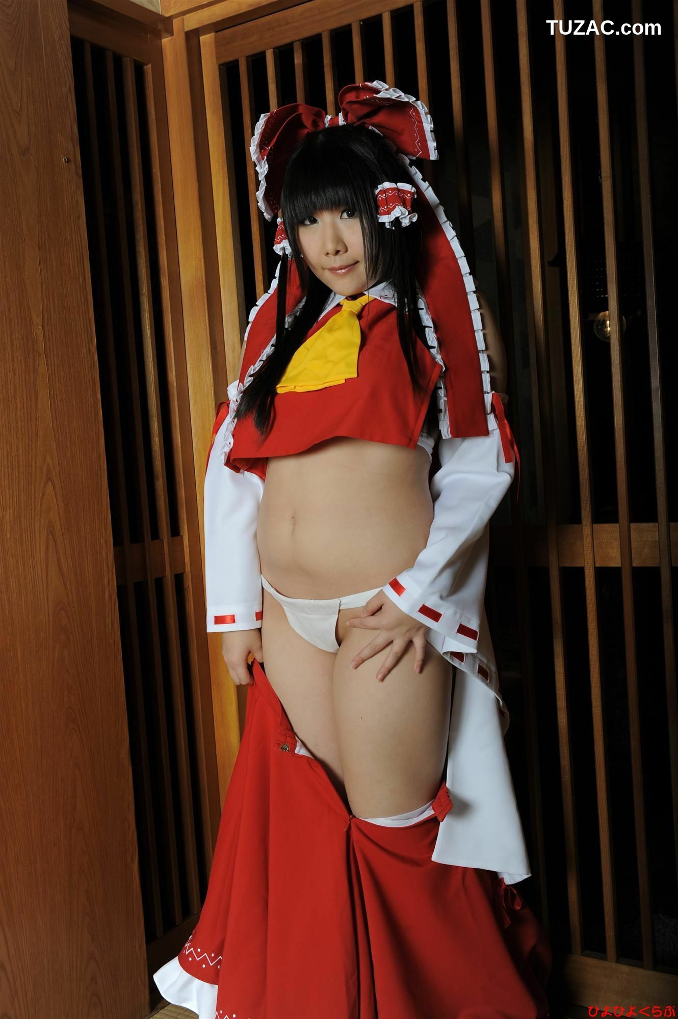 日本CosPlay_丹雫ひよ《東方Project》博麗霊夢  写真集[100P]