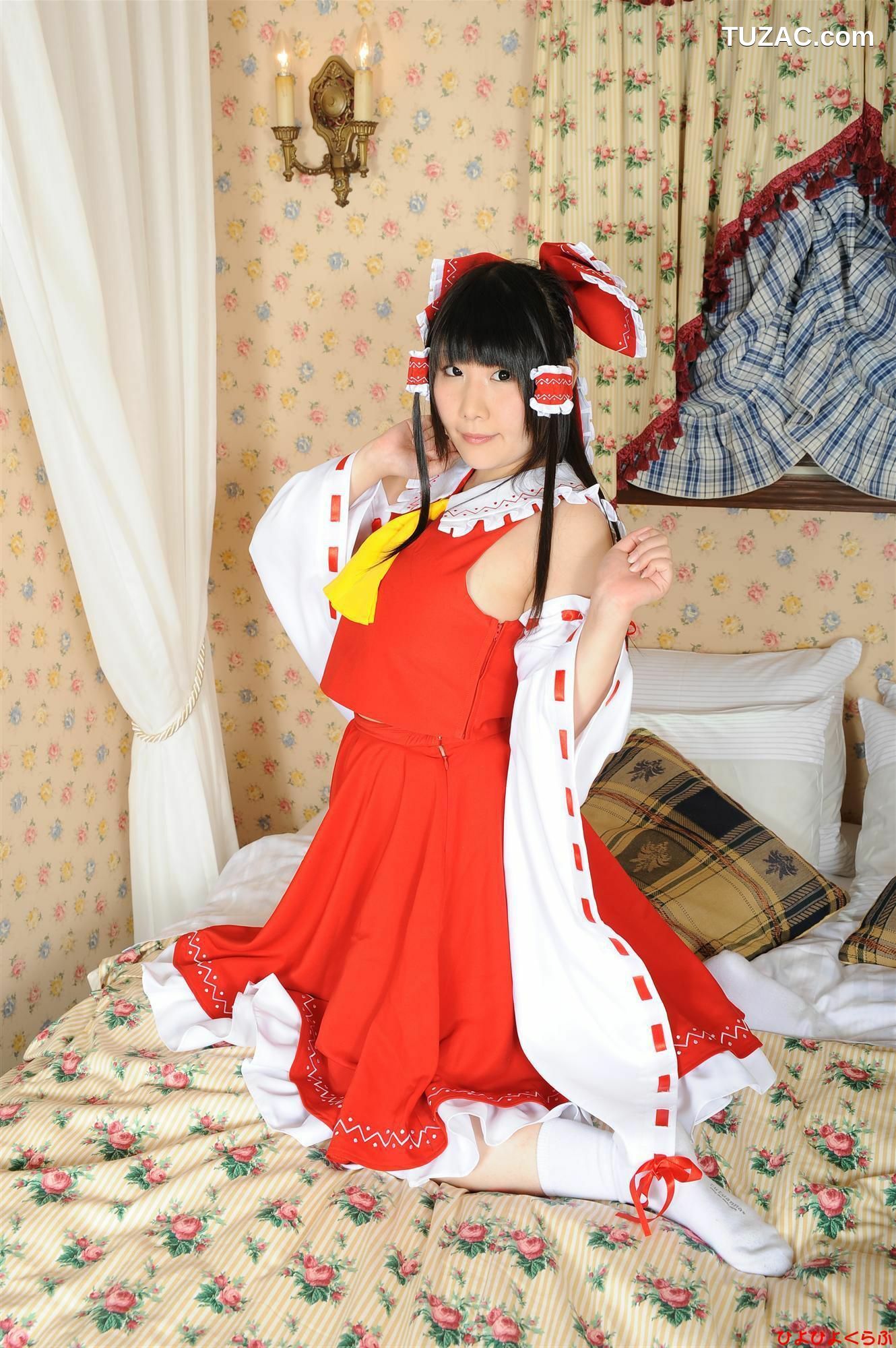 日本CosPlay_丹雫ひよ《東方Project》博麗霊夢  写真集[100P]