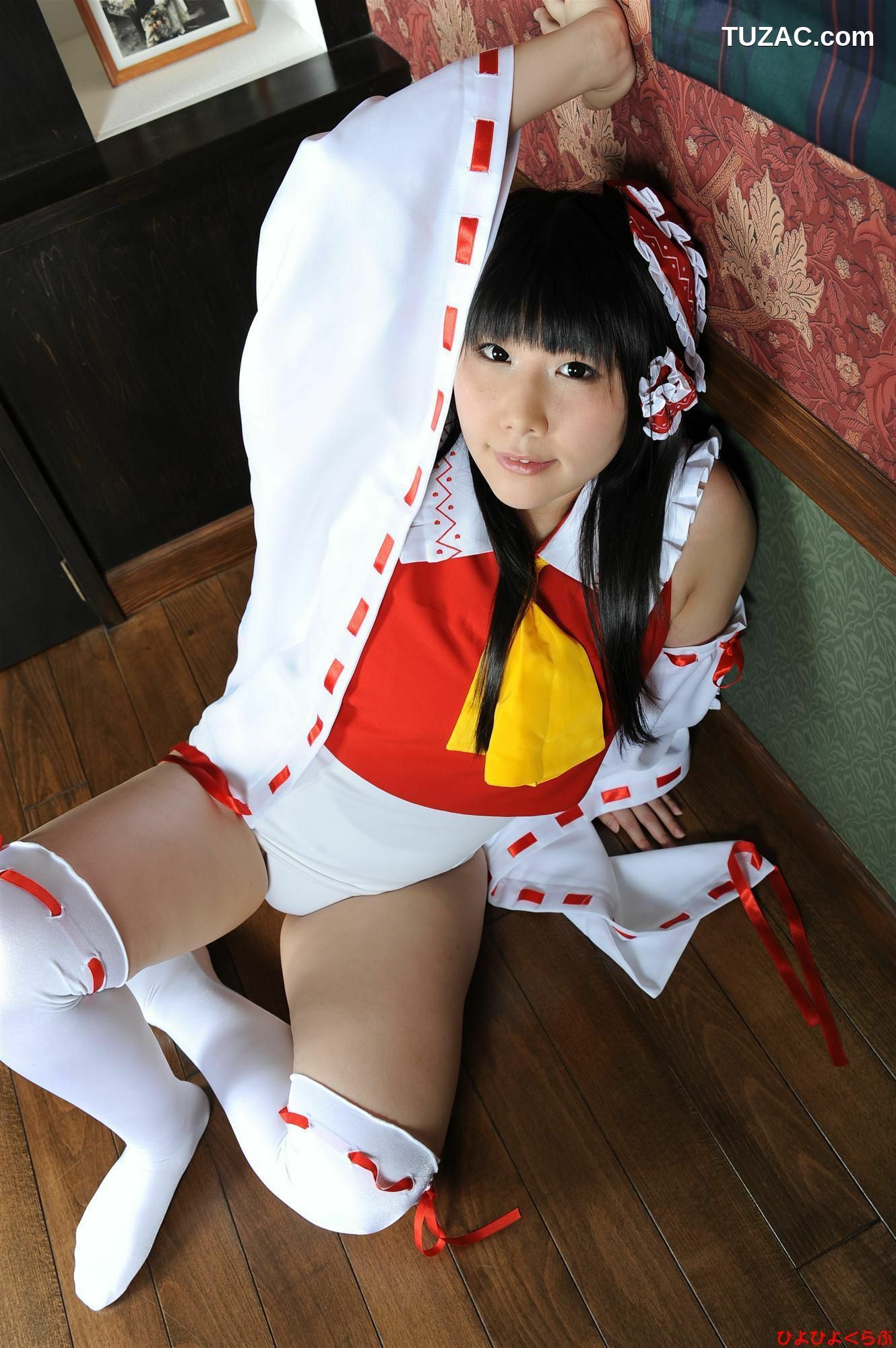 日本CosPlay_丹雫ひよ《東方Project》博麗霊夢  写真集[100P]
