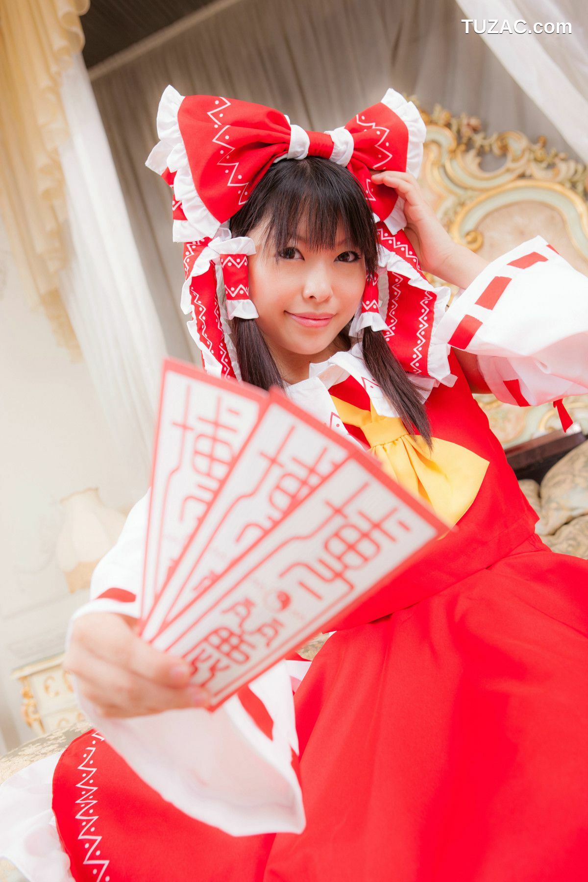 日本CosPlay_南雲つばさ 《Touhou Project》Hakurei Reimu 写真集[65P]