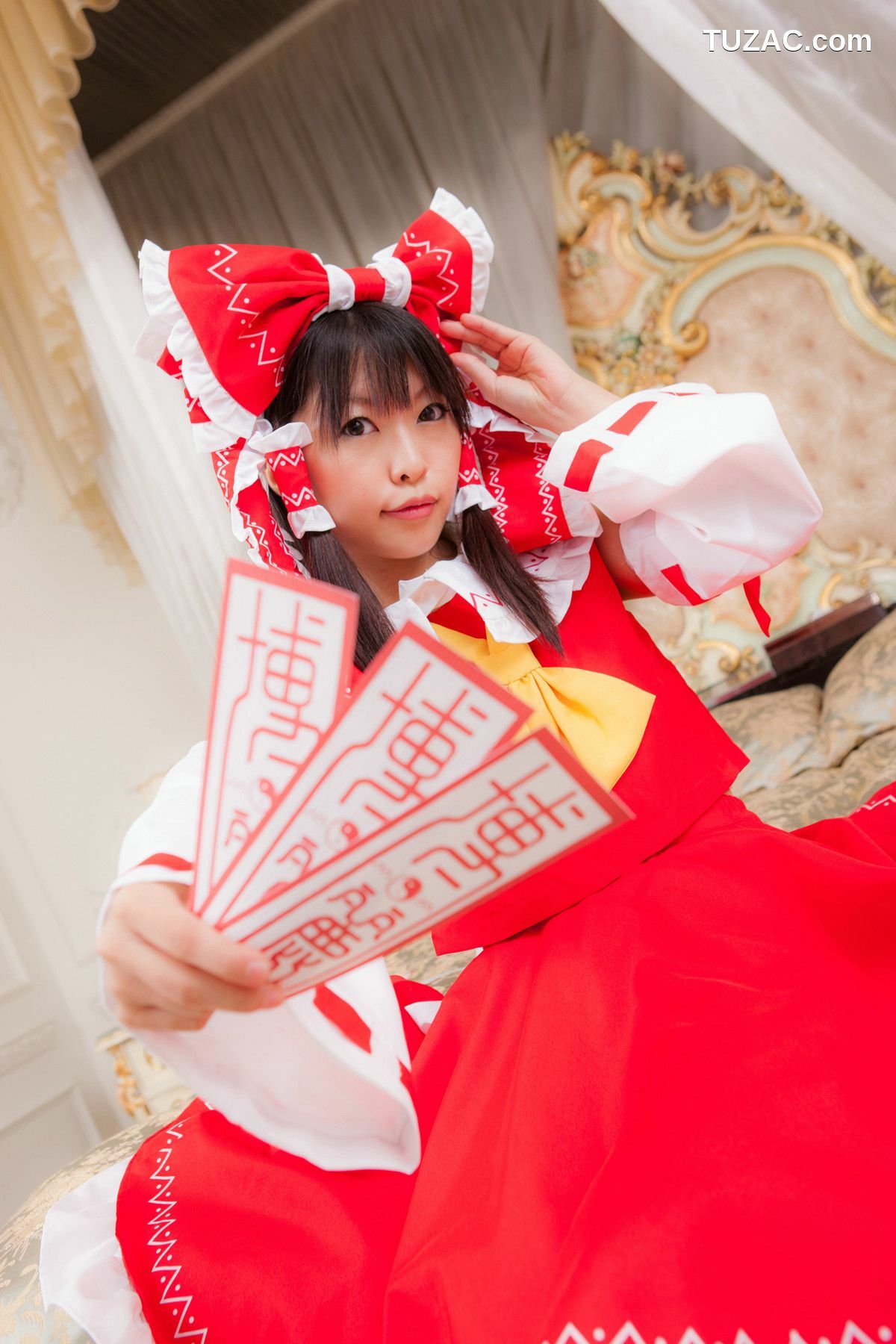 日本CosPlay_南雲つばさ 《Touhou Project》Hakurei Reimu 写真集[65P]