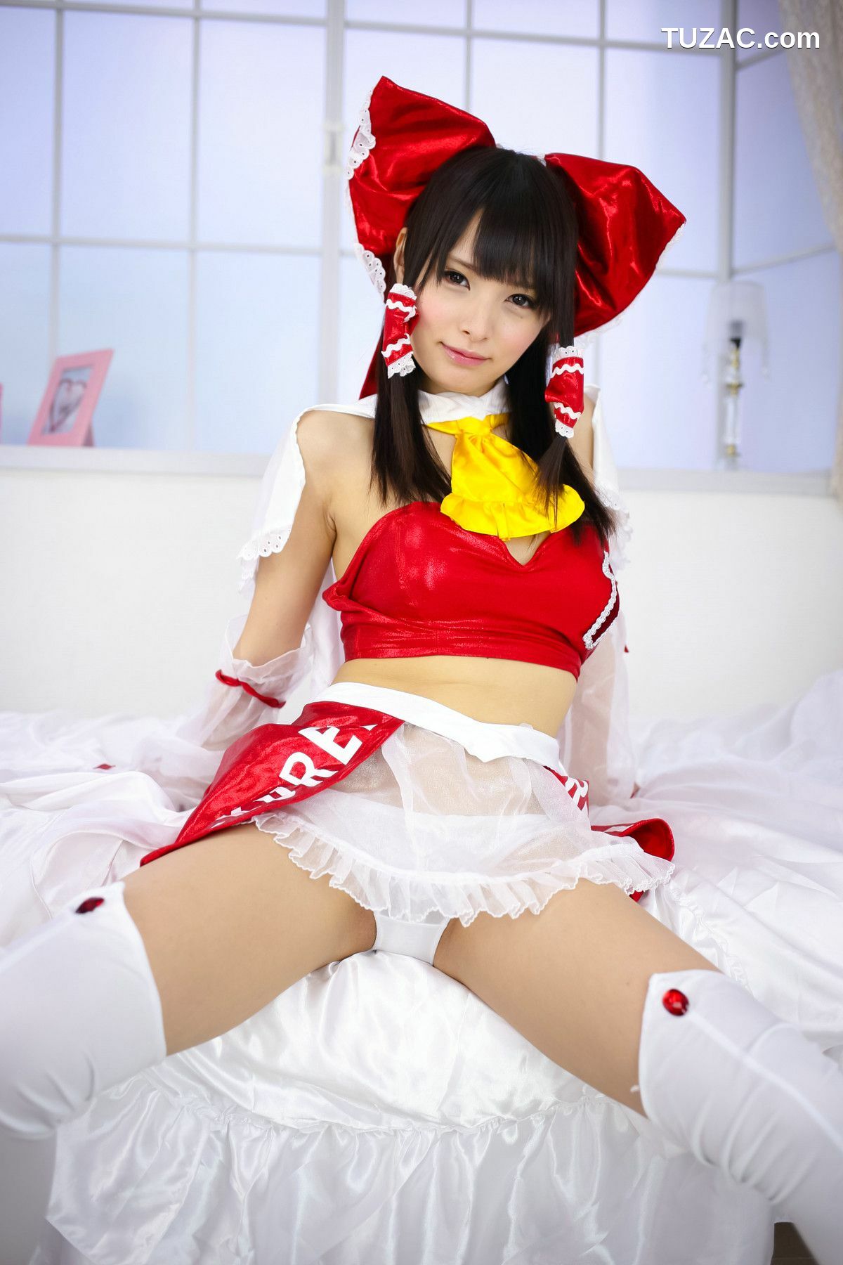 日本CosPlay_坂口みほの (桜めい) 《東方Project》博麗霊夢 写真集[33P]