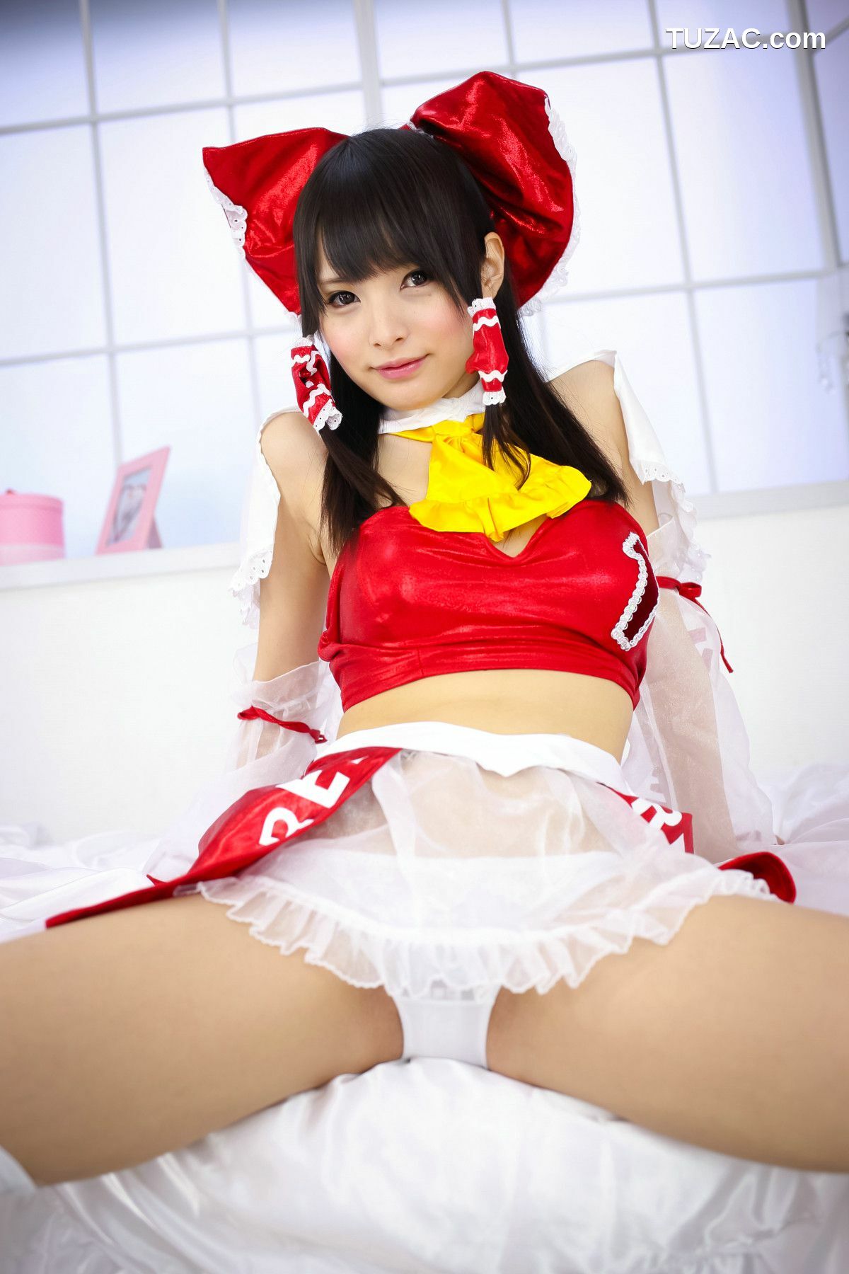 日本CosPlay_坂口みほの (桜めい) 《東方Project》博麗霊夢 写真集[33P]