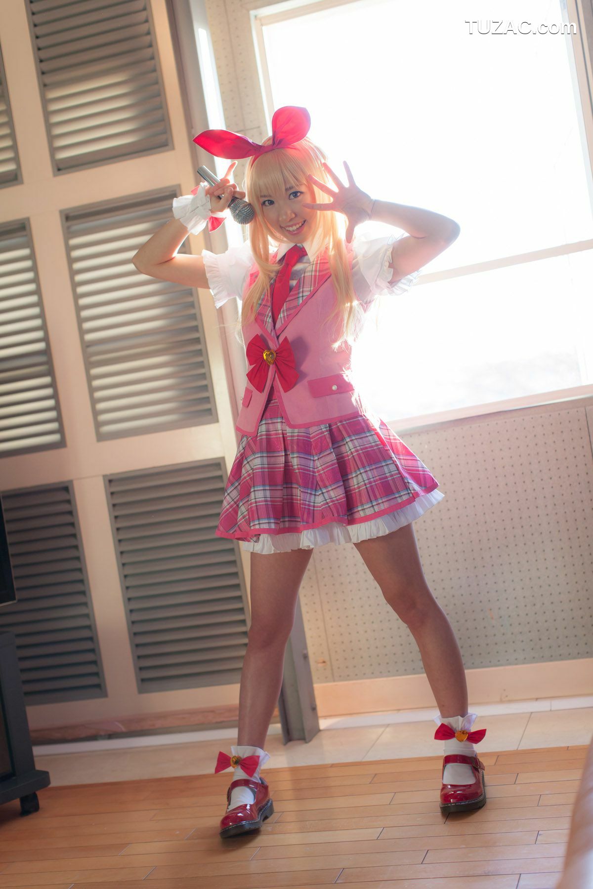 日本CosPlay_早乙女らぶ《Aikatsu!》星宮いちご 写真集[28P]