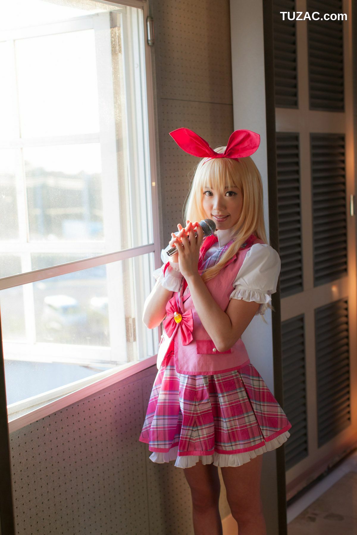 日本CosPlay_早乙女らぶ《Aikatsu!》星宮いちご 写真集[28P]