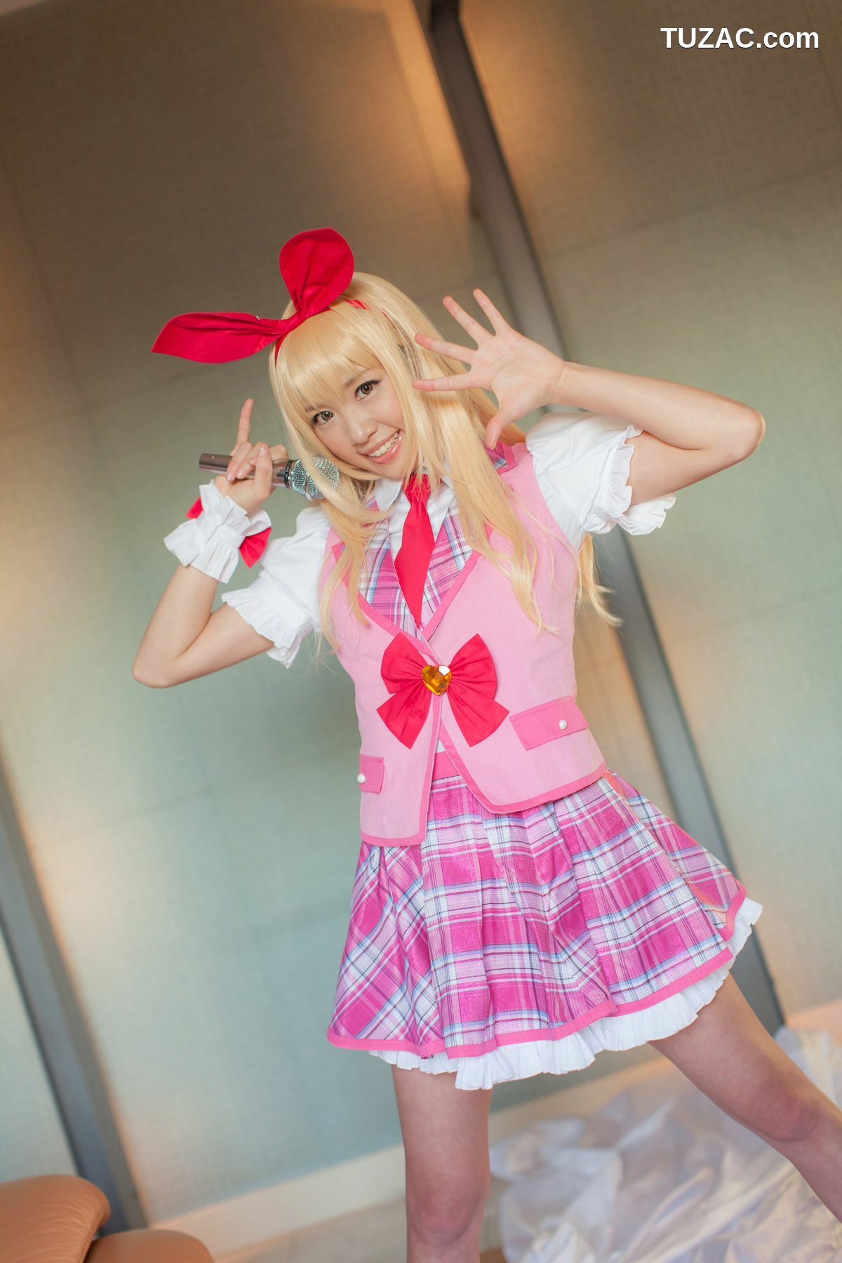 日本CosPlay_早乙女らぶ《Aikatsu!》星宮いちご 写真集[28P]