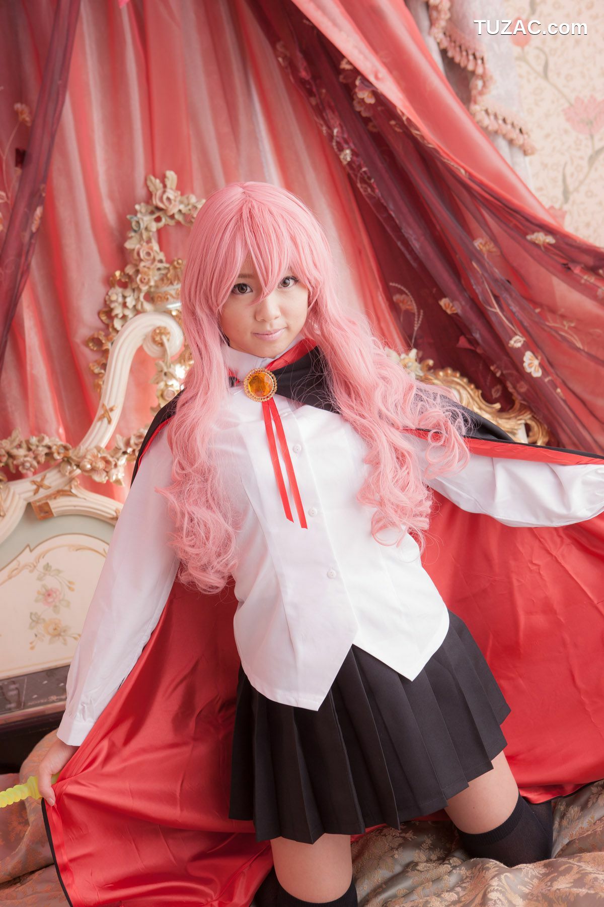 日本CosPlay_早乙女らぶ《ゼロの使い魔》Louise Francoise Le Blanc de La Valliere 写真集[33P]