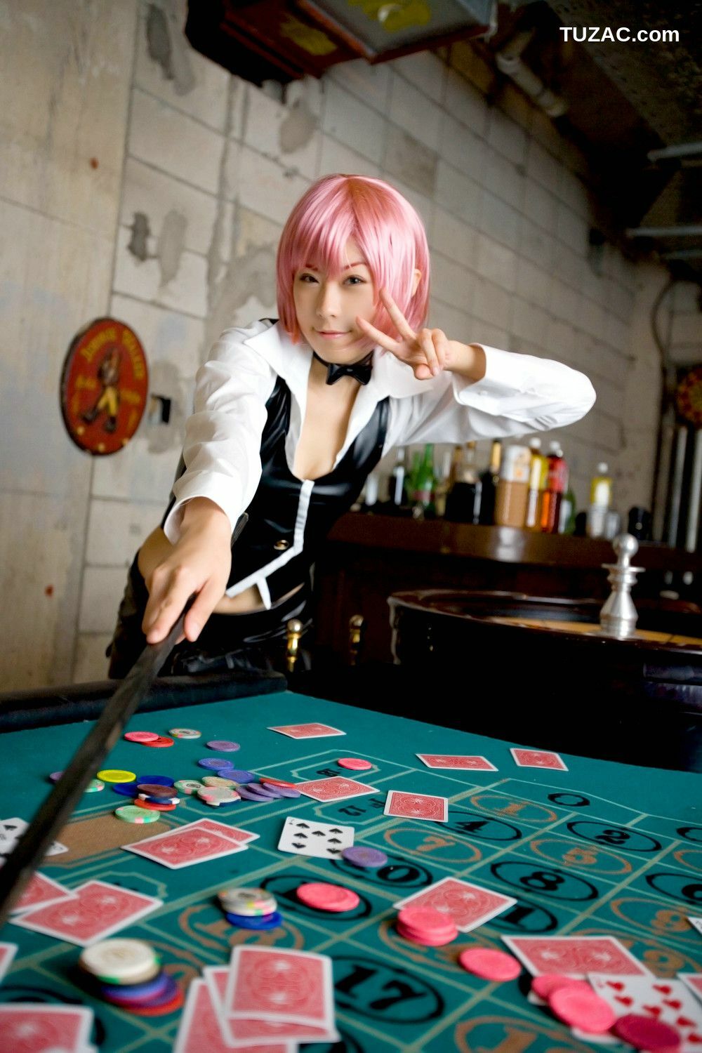 日本CosPlay_橘みなみ (Tachibana Minami) 《赌场少女》理欧・罗伦斯 3Sets 写真集
