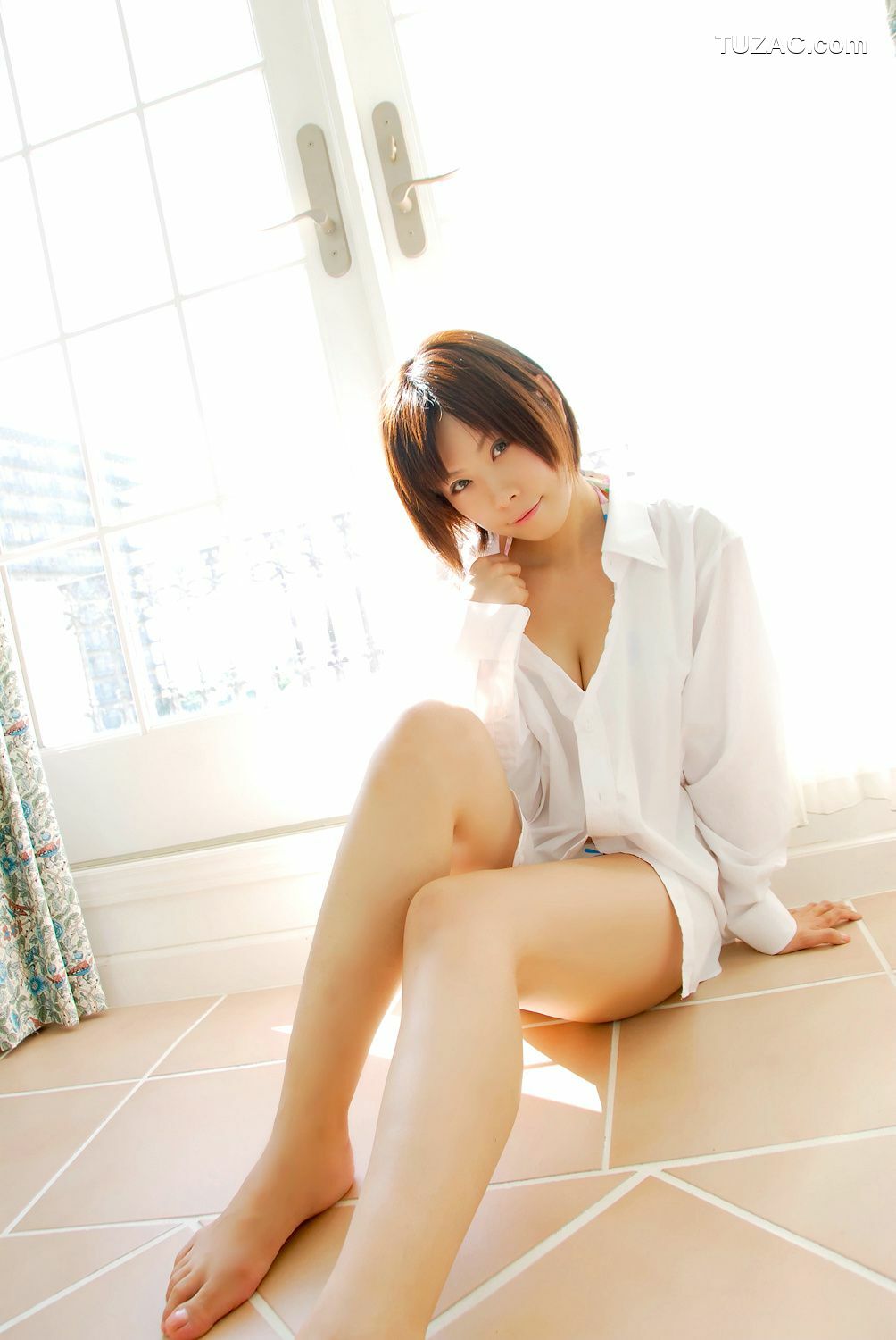 日本CosPlay_橘みなみ (Tachibana Minami) 《赌场少女》理欧・罗伦斯 3Sets 写真集