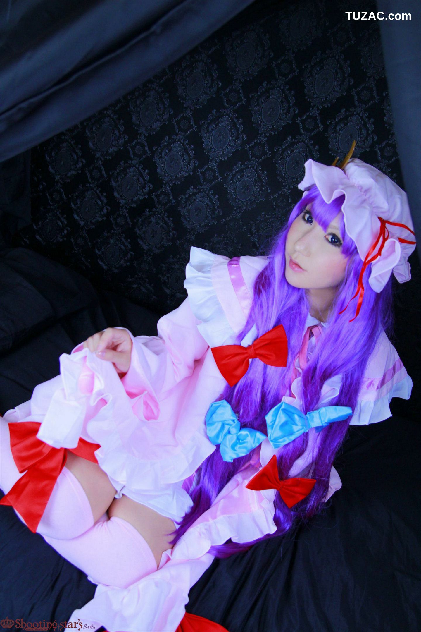 日本CosPlay_绫香サク (サク綾香 Saku Ayaka) 《東方Project》Patchouli Knowledge 写真集[100P]