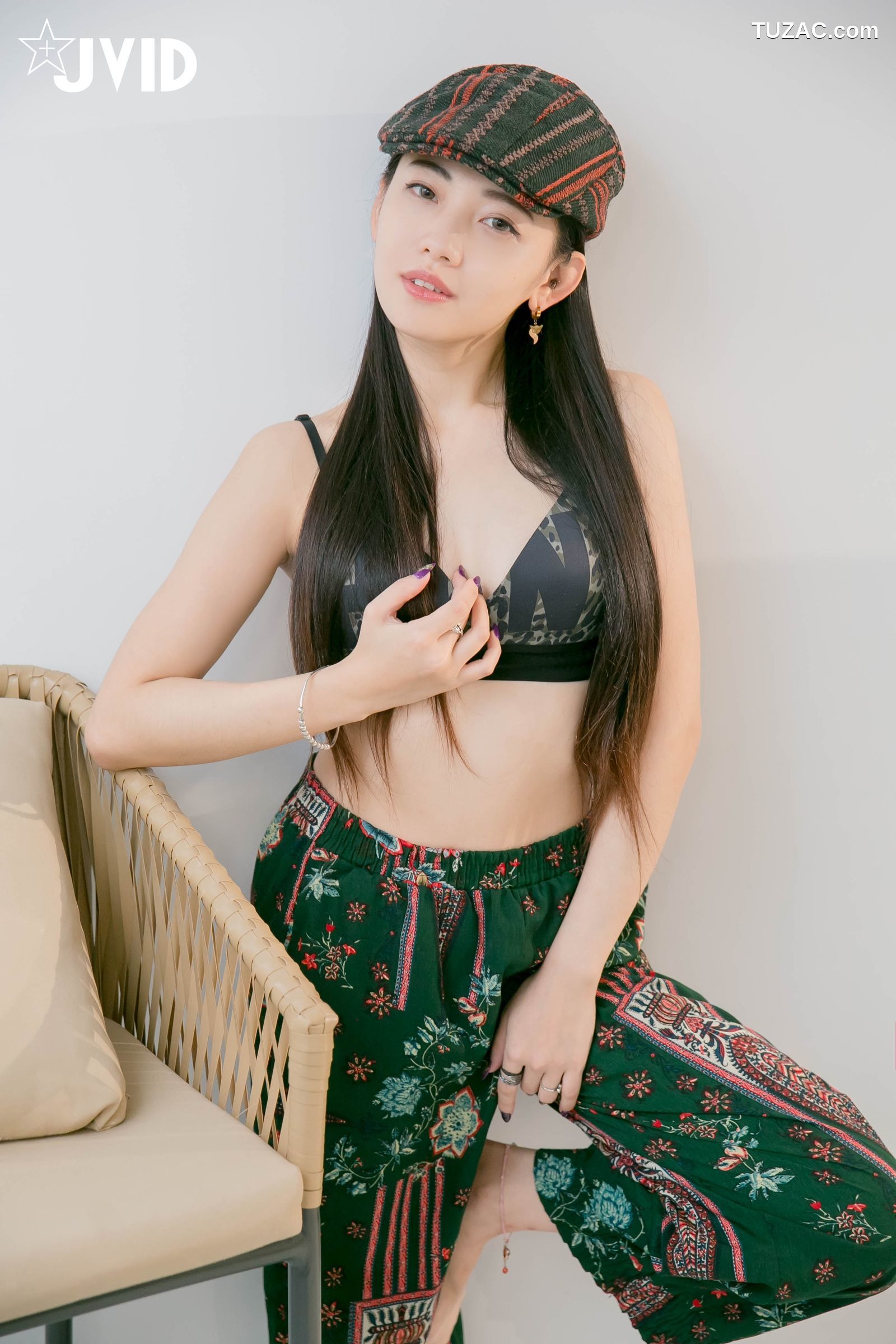 JVID-夏暮光-私底下穿著就讓人喜歡的性格美女