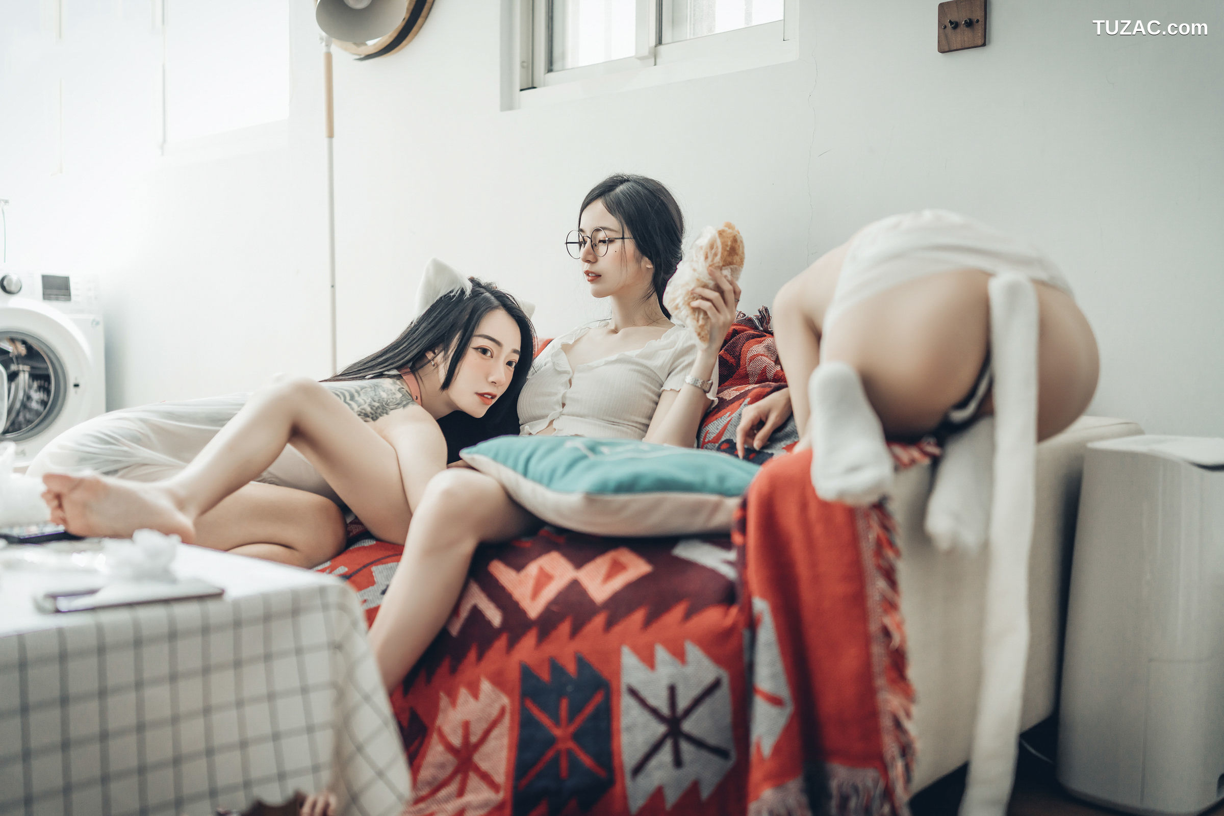 JVID-辰辰-妍妍-飘飘-宅女与猫咪的同居性生活-超赤裸饲养性爱日记