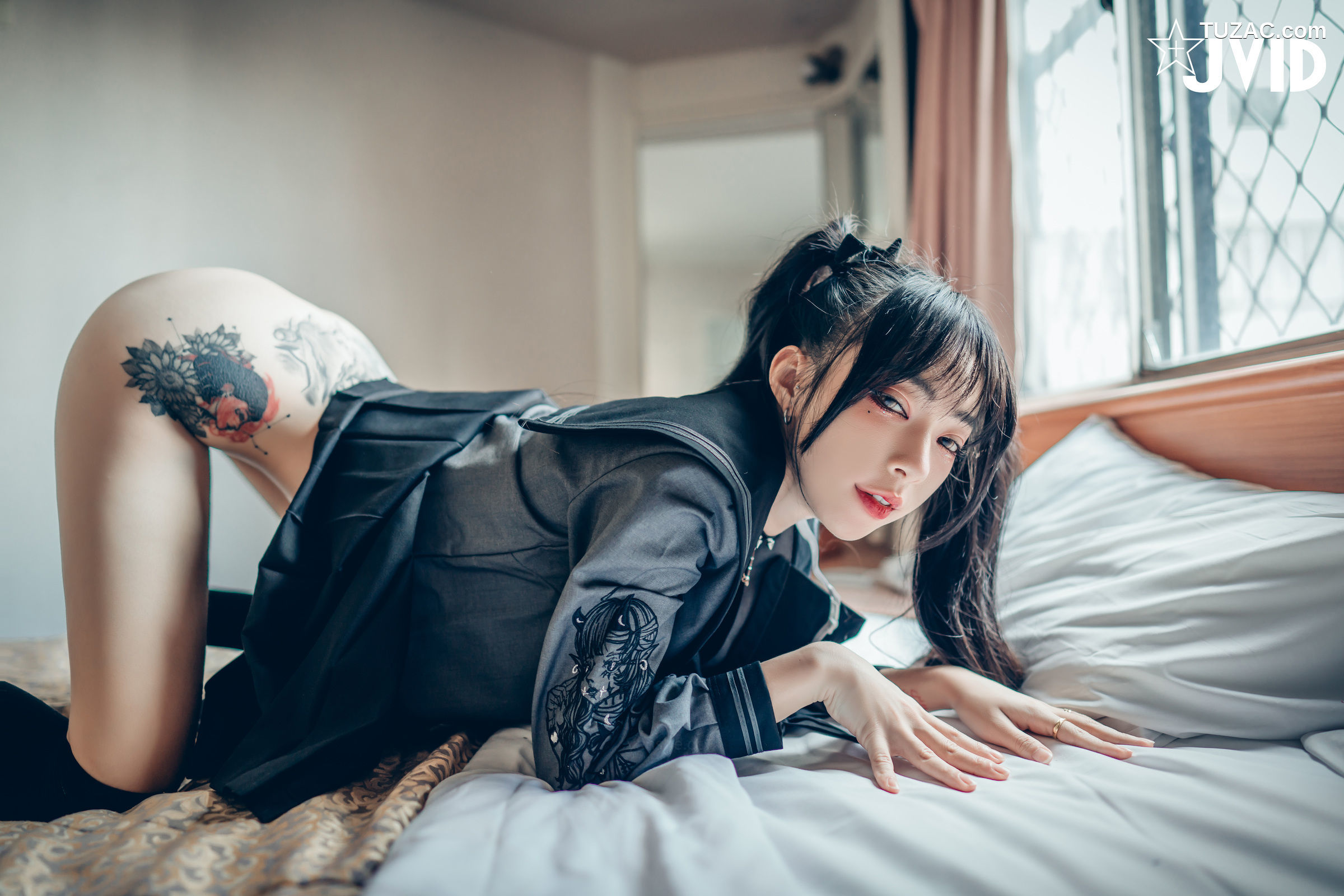 JVID-飘飘-色色妄想系列-校花也是大姐頭-2022.11.27