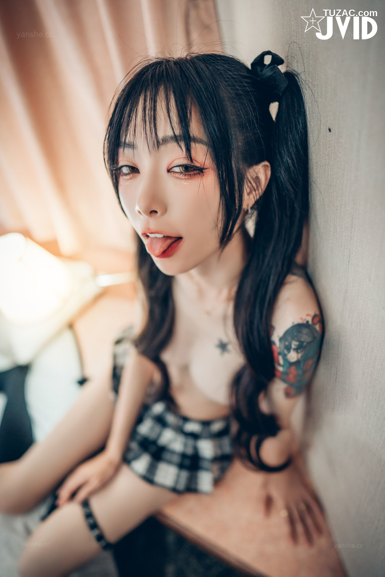 JVID-飘飘-色色妄想系列-校花也是大姐頭-2022.11.27