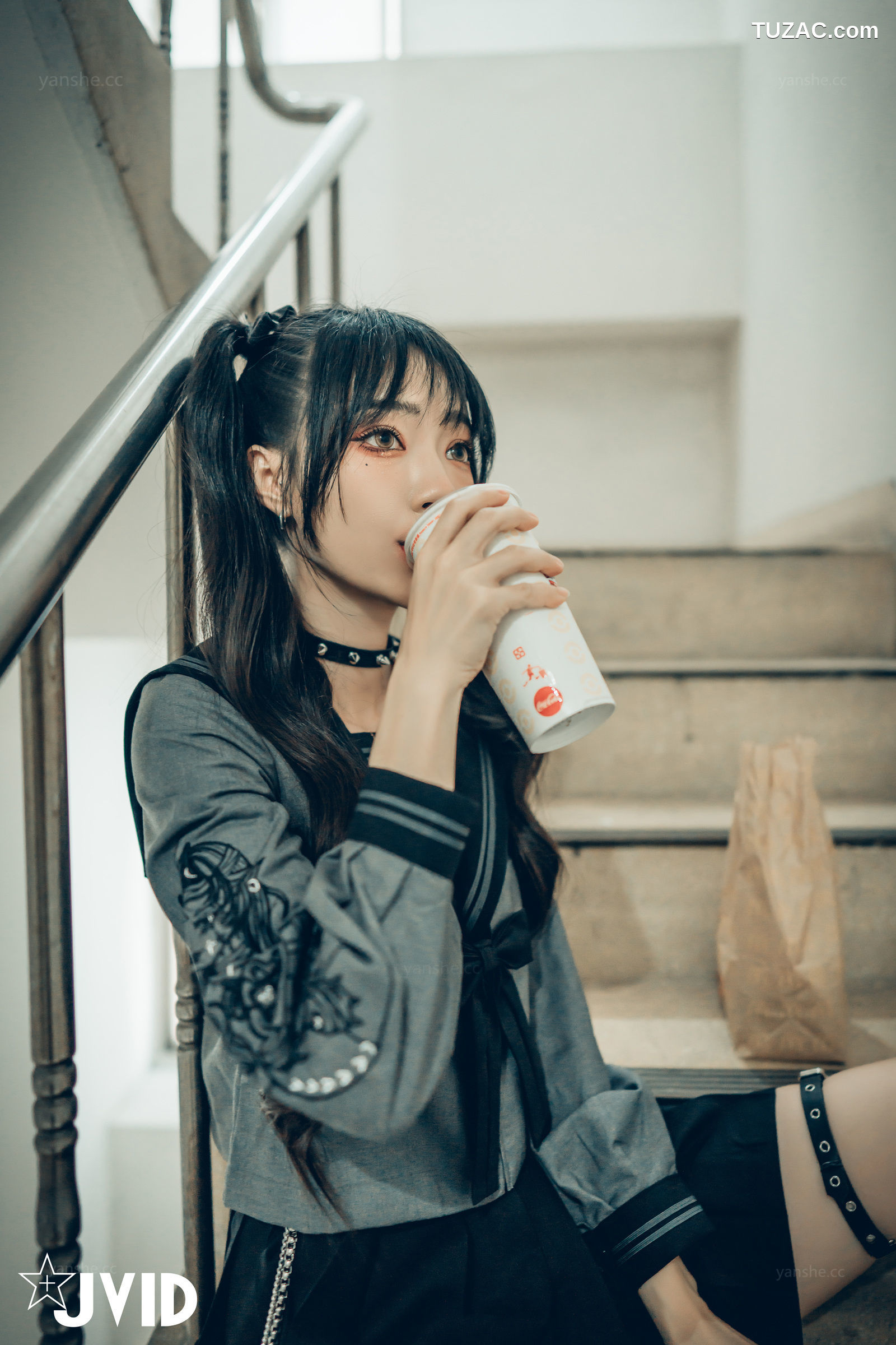 JVID-飘飘-色色妄想系列-校花也是大姐頭-2022.11.27