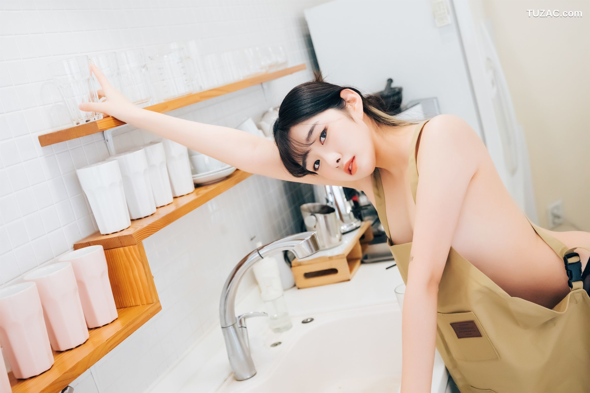 Sonson-손손-真空围裙-Nude-Apron-Loozy