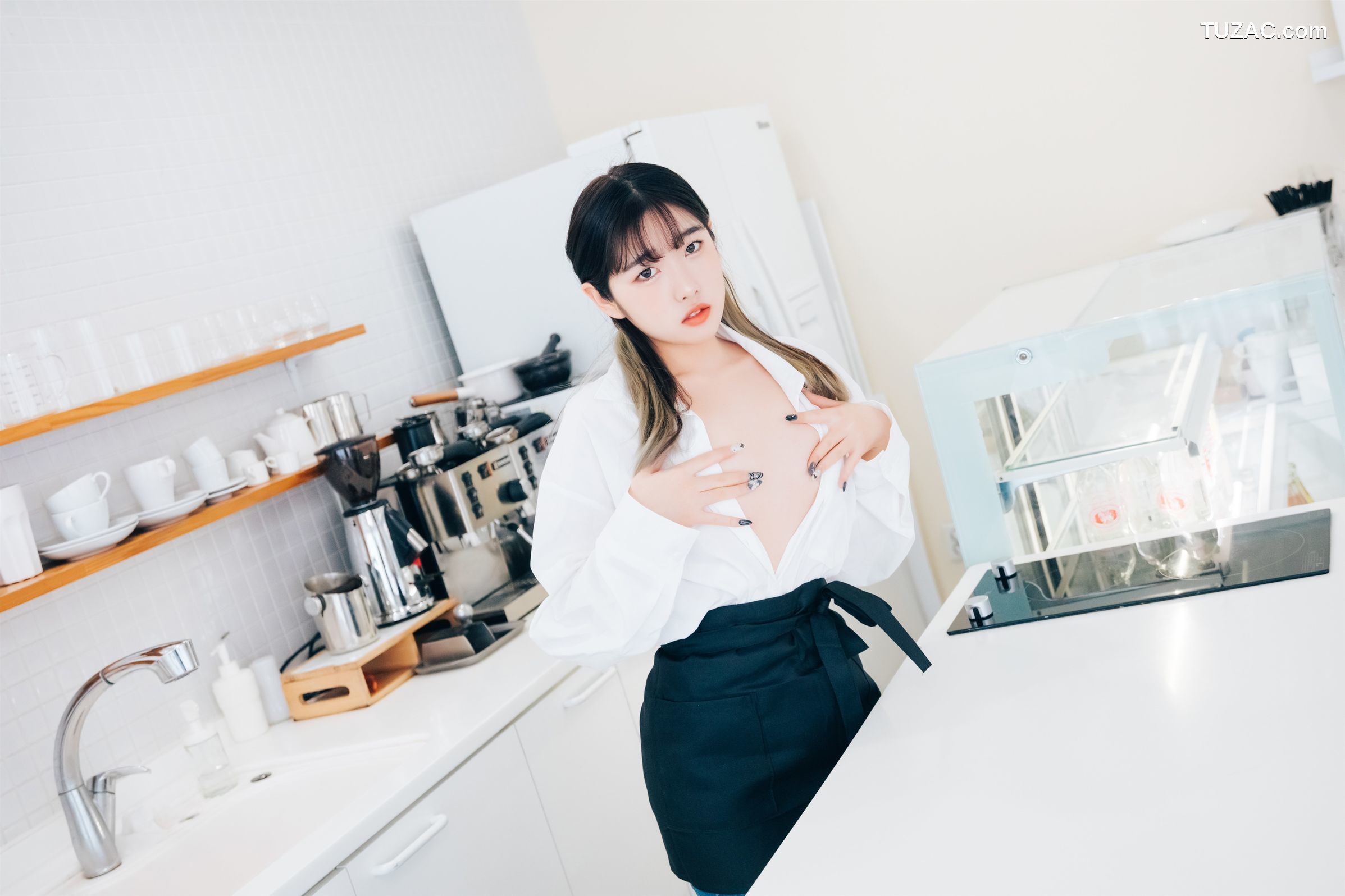 Sonson-손손-真空围裙-Nude-Apron-Loozy