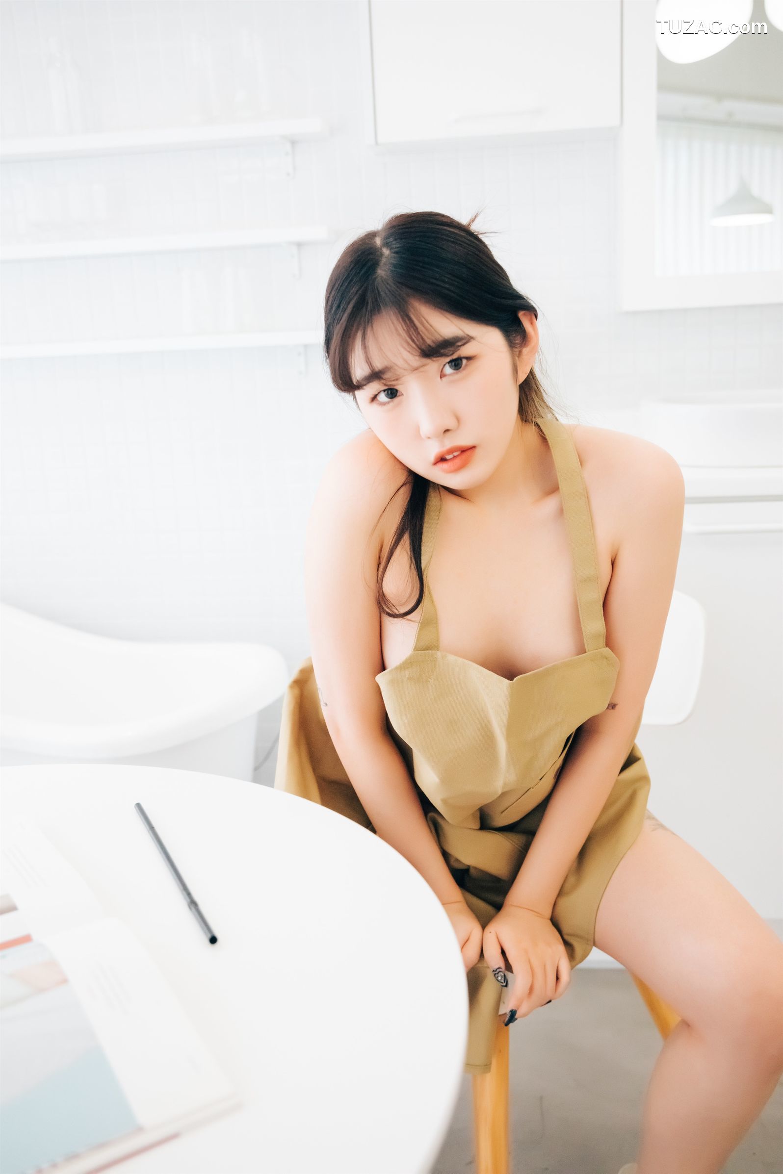 Sonson-손손-真空围裙-Nude-Apron-Loozy