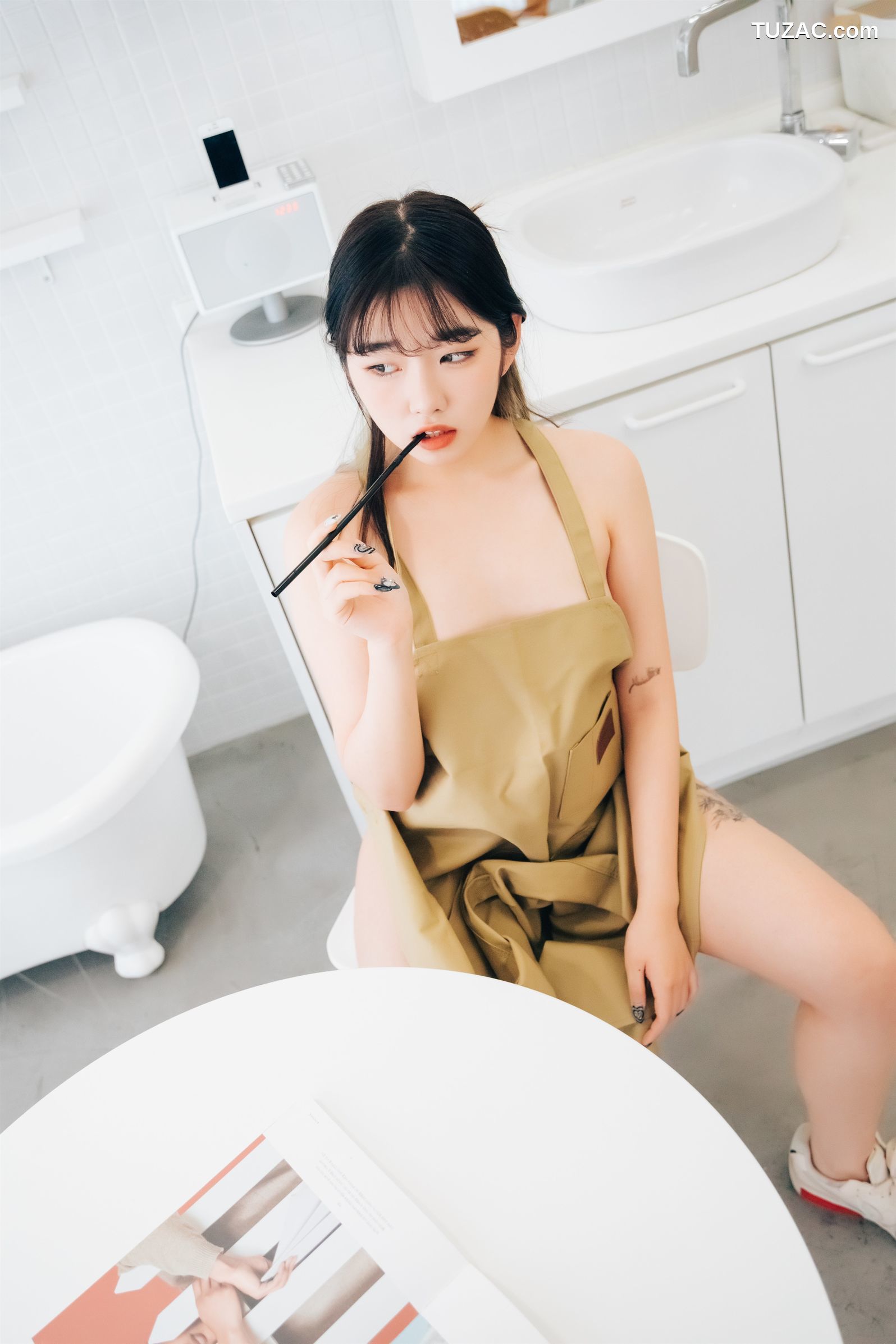 Sonson-손손-真空围裙-Nude-Apron-Loozy