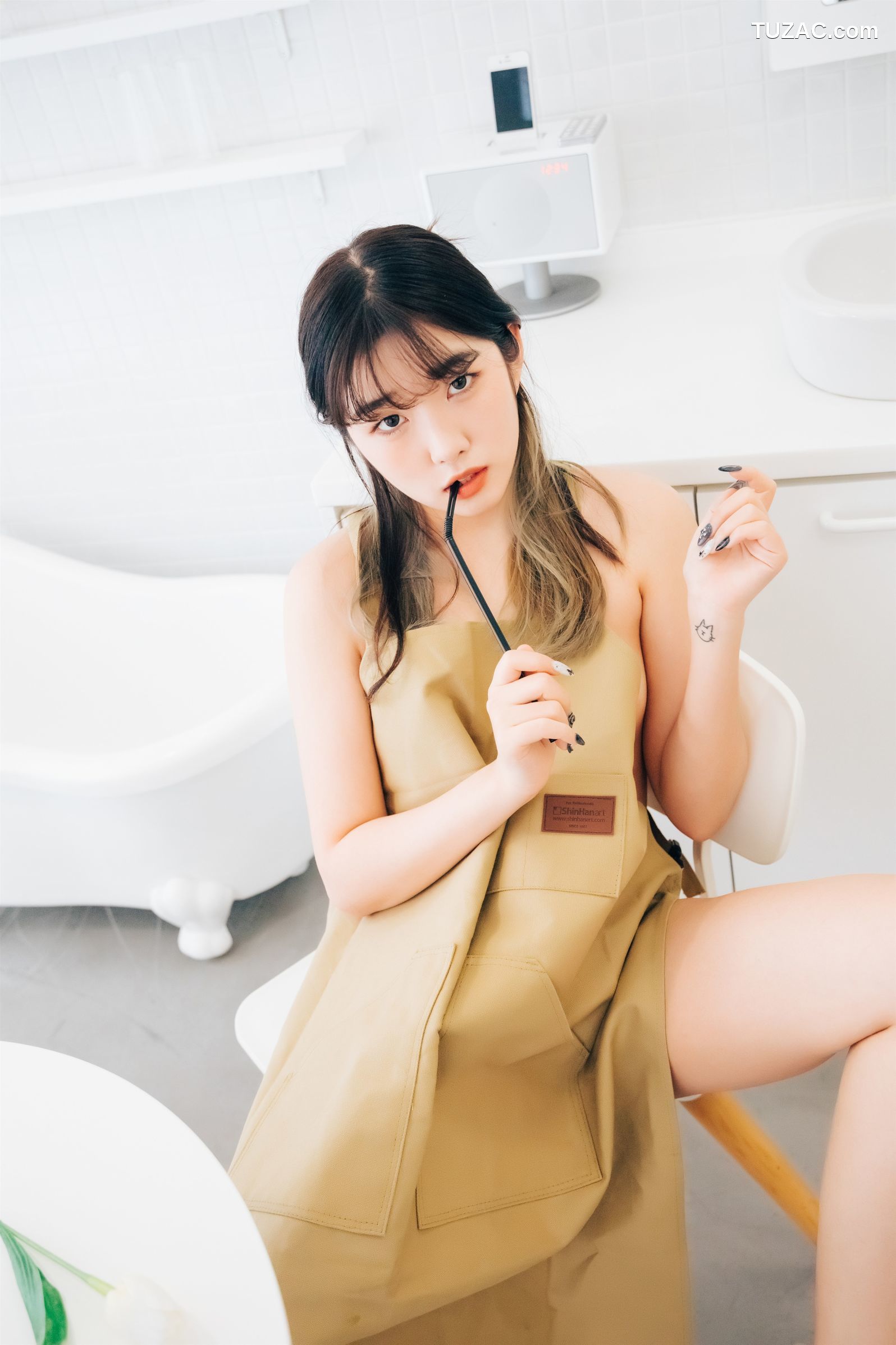 Sonson-손손-真空围裙-Nude-Apron-Loozy
