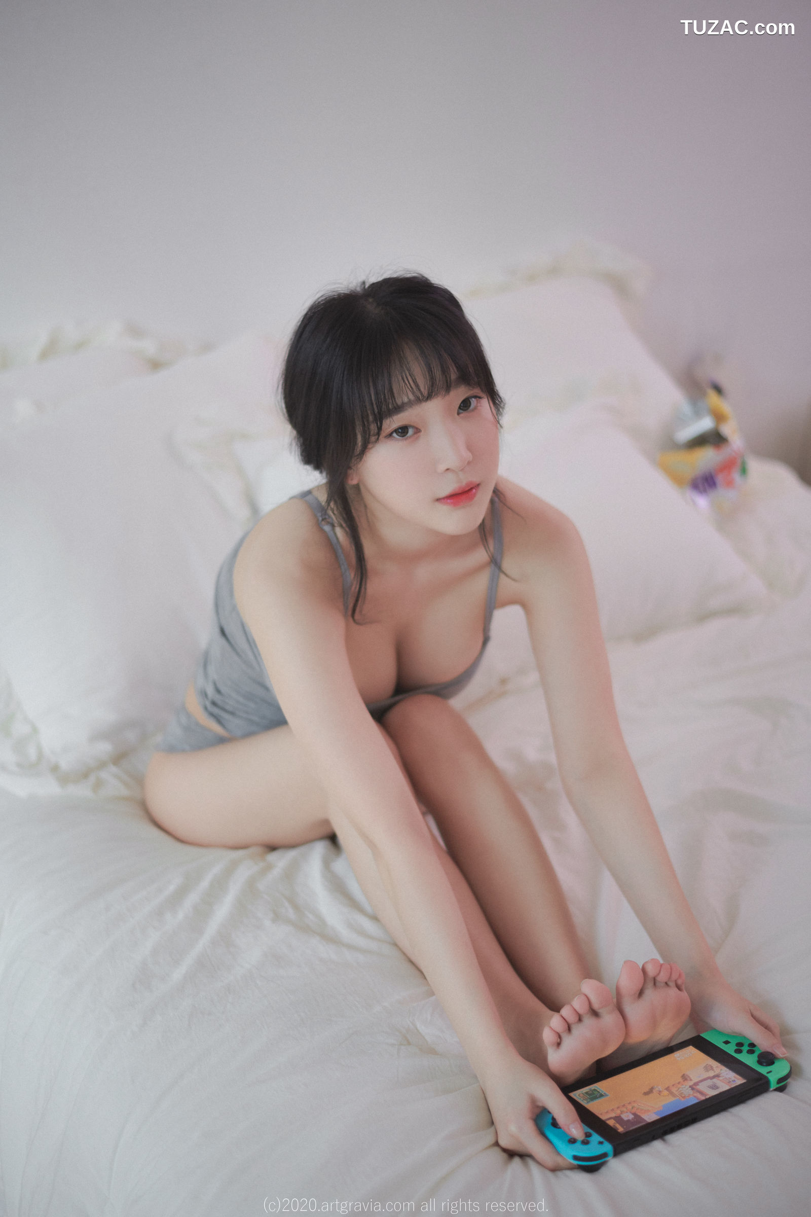 姜仁卿-ARTGRAVIA-161-巨乳吊带背心少女-Inkyung