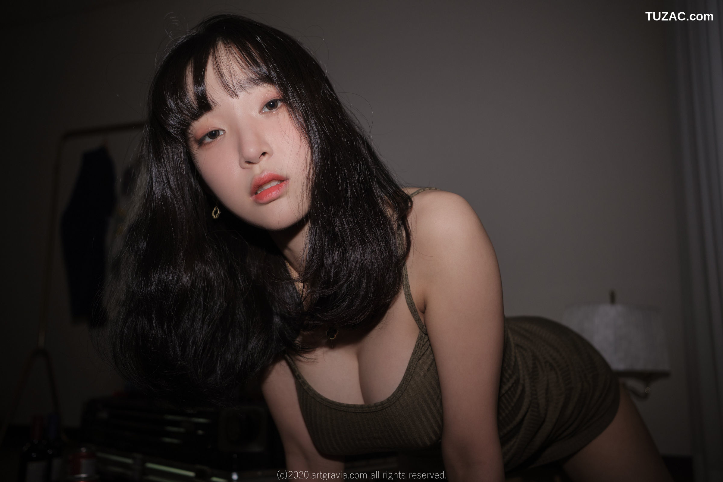 姜仁卿-ARTGRAVIA-190-巨乳吊带裙少女-Inkyung