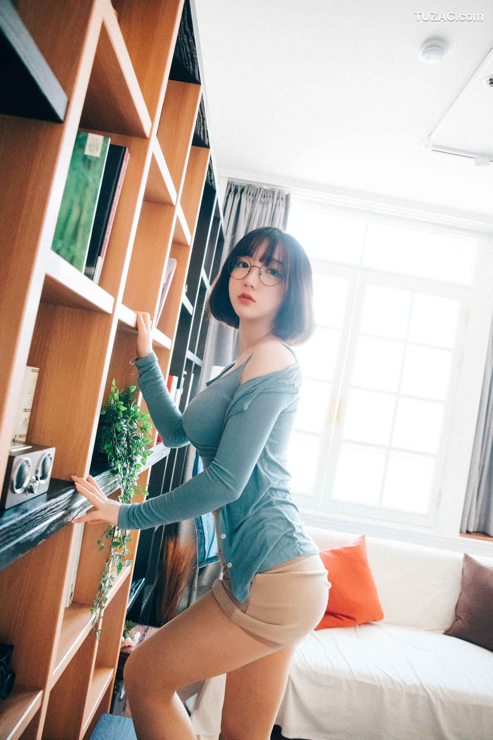 孙乐乐-Son-Ye-Eun-图书馆女孩-Librarian-Girl-[Loozy]