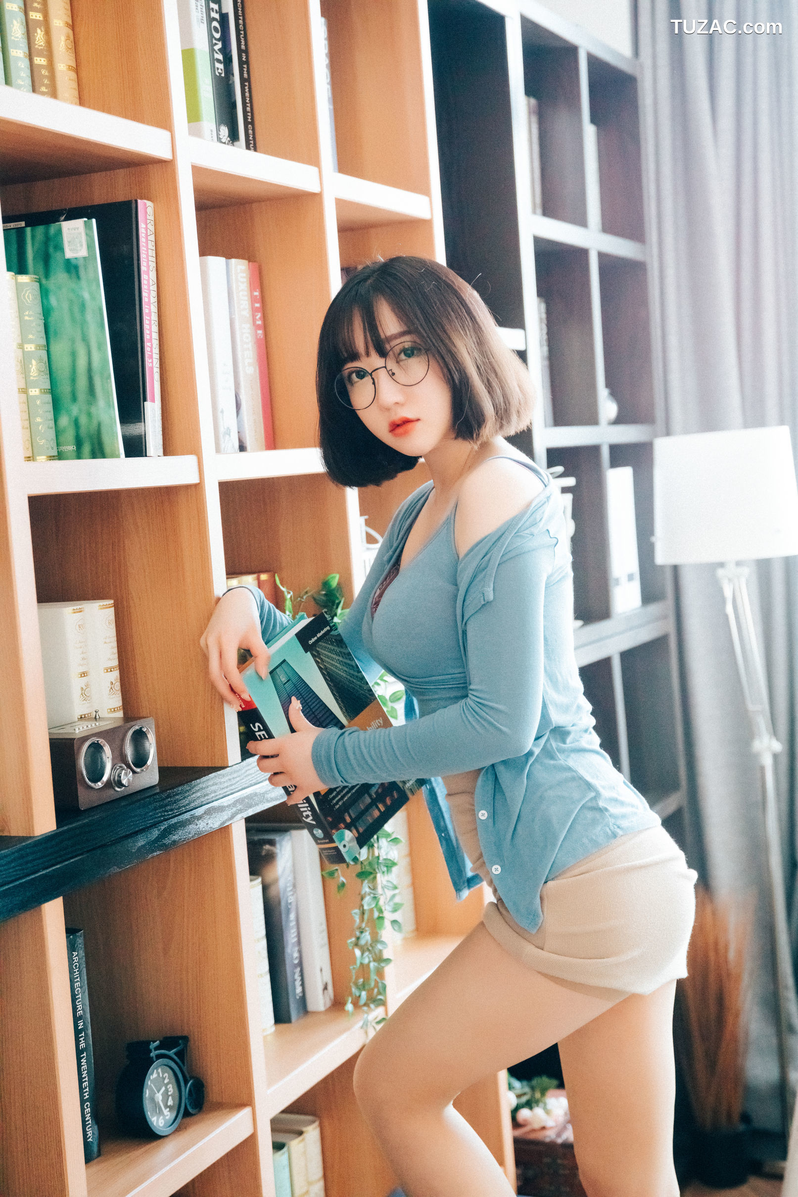 孙乐乐-Son-Ye-Eun-图书馆女孩-Librarian-Girl-[Loozy]