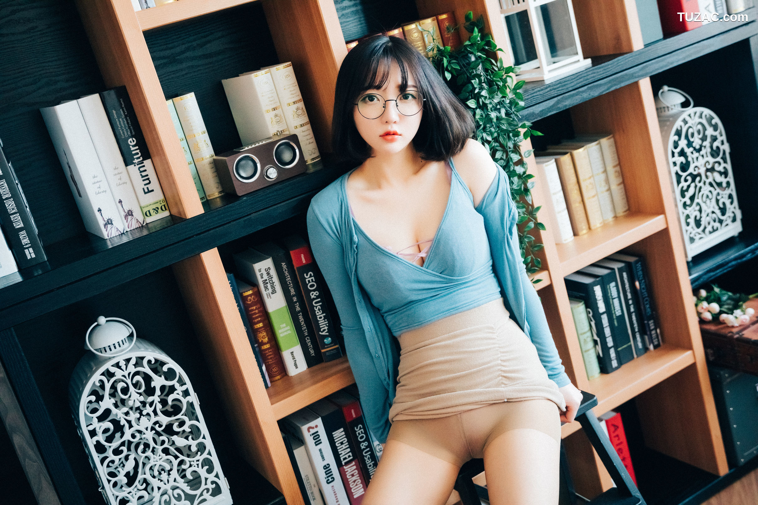 孙乐乐-Son-Ye-Eun-图书馆女孩-Librarian-Girl-[Loozy]