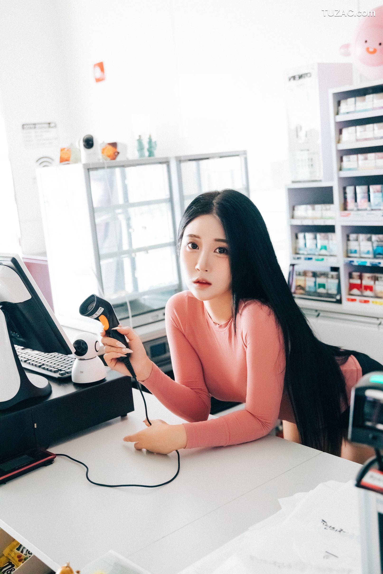 尹宝美-Bomi-便利店兼职-Part-Timer-Loozy