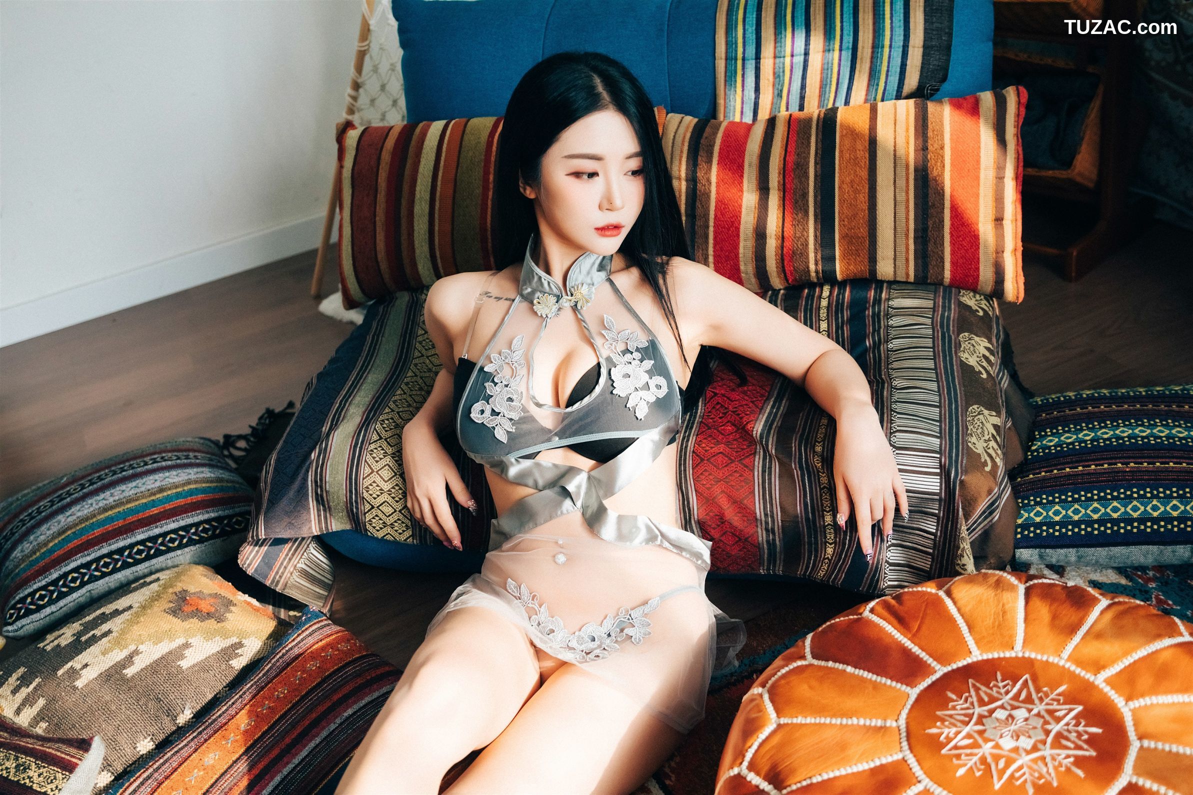 尹宝美-Bomi-假日-Holiday-Loozy