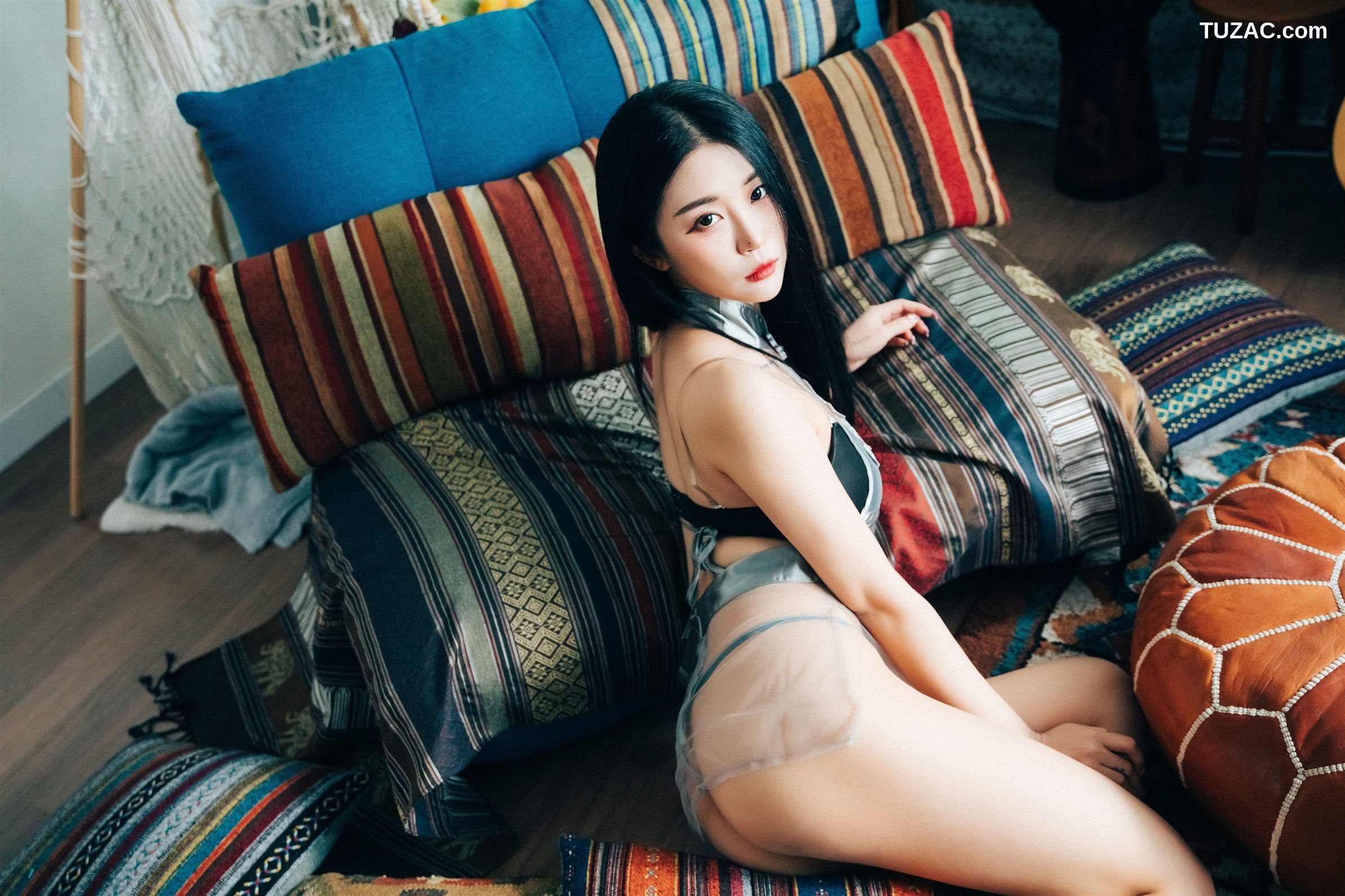 尹宝美-Bomi-假日-Holiday-Loozy