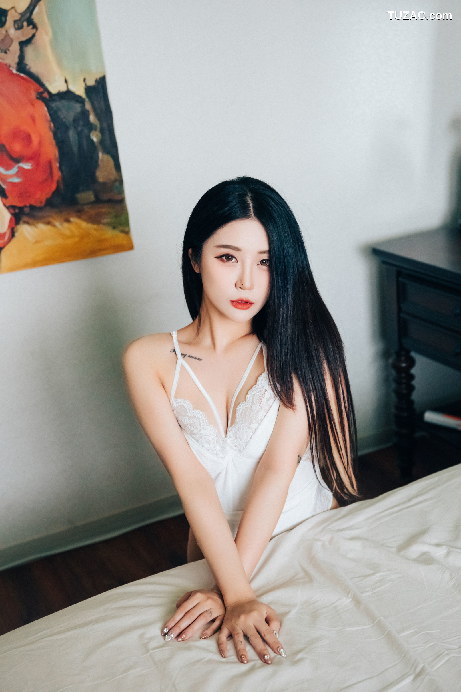 尹宝美-Bomi-性感室友-Roomate