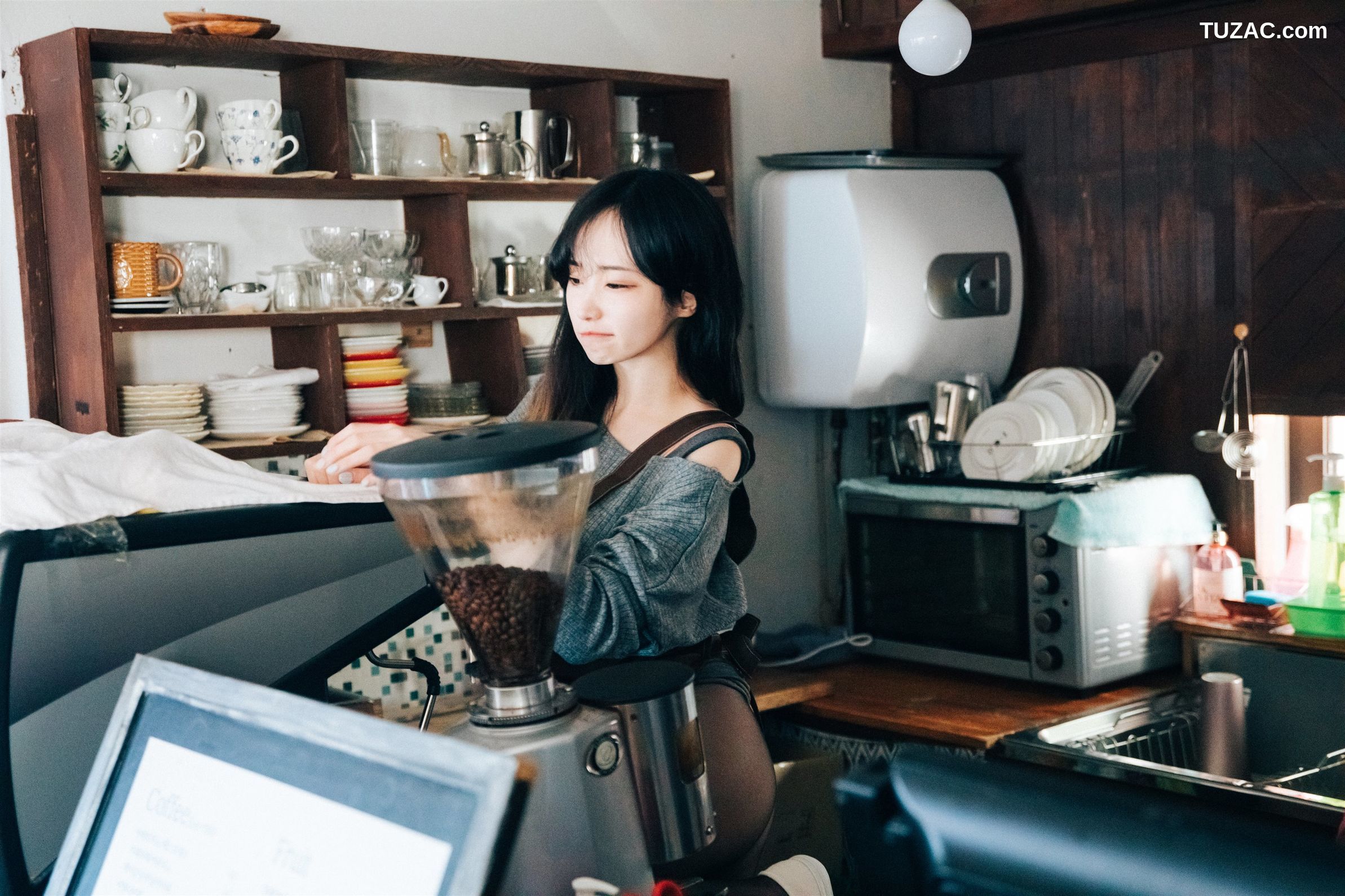 斑比-Bambi-咖啡时间-Cafe-Alba-Loozy